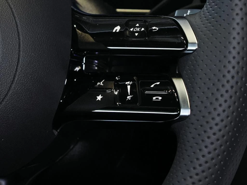 Mercedes-Benz-GLC 300 de-image-11