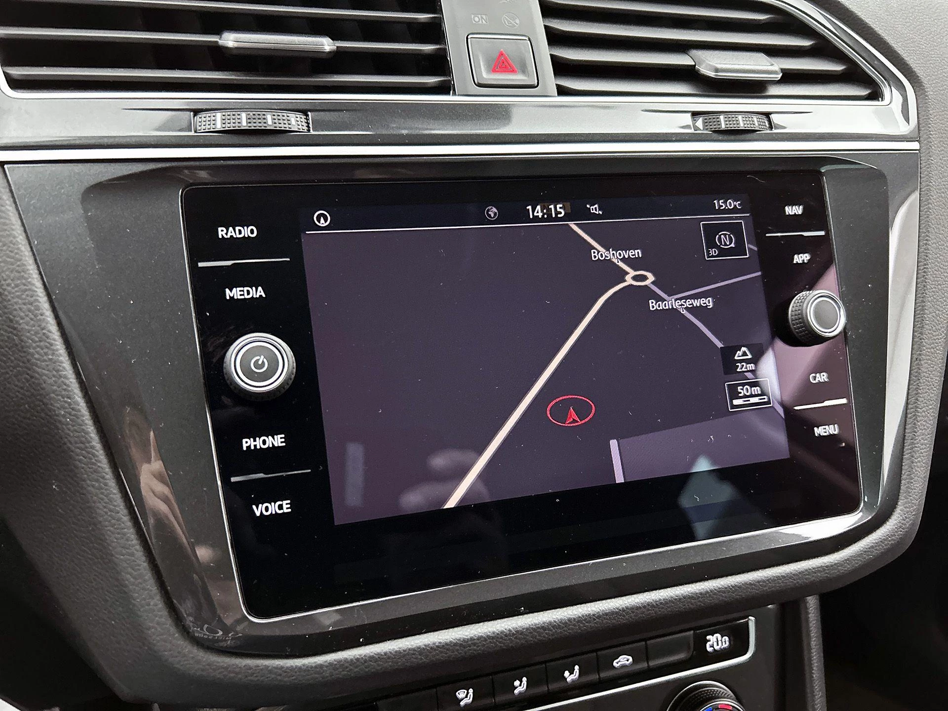 Volkswagen-Tiguan-image-22