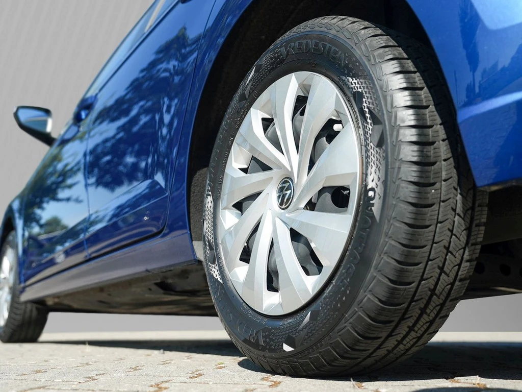 Volkswagen-Polo-image-4