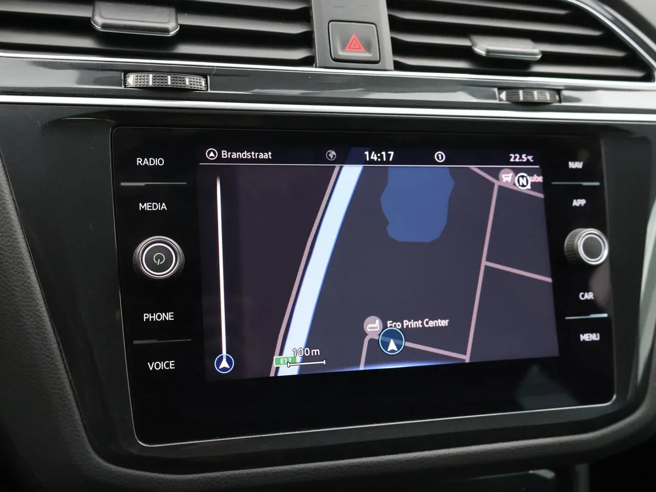Volkswagen-Tiguan-image-13
