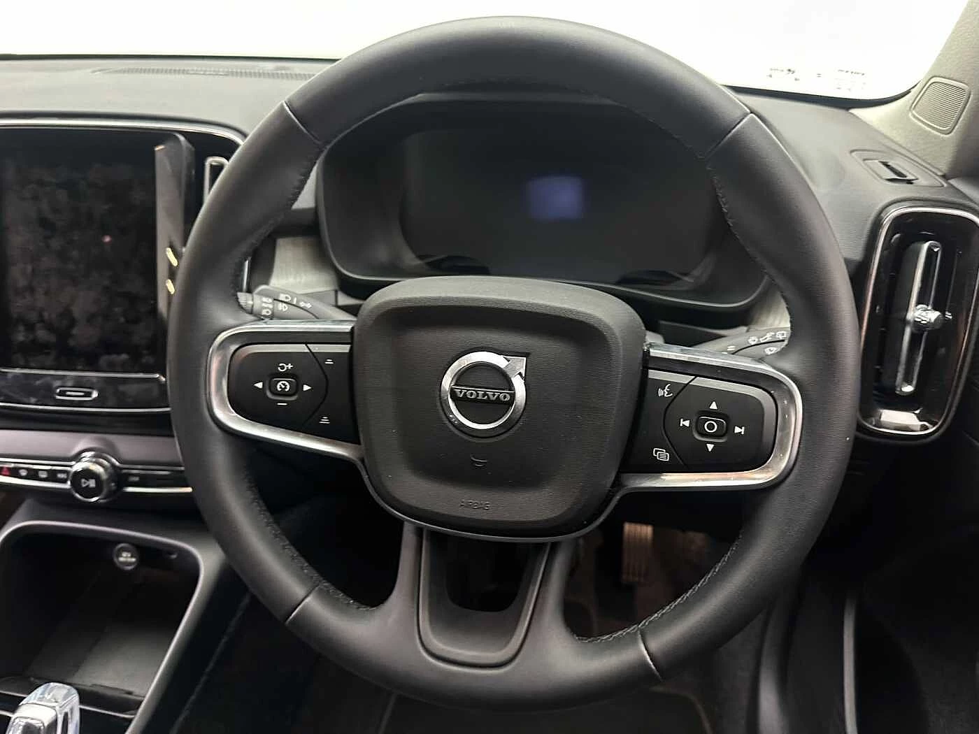 Volvo-XC40-image-30
