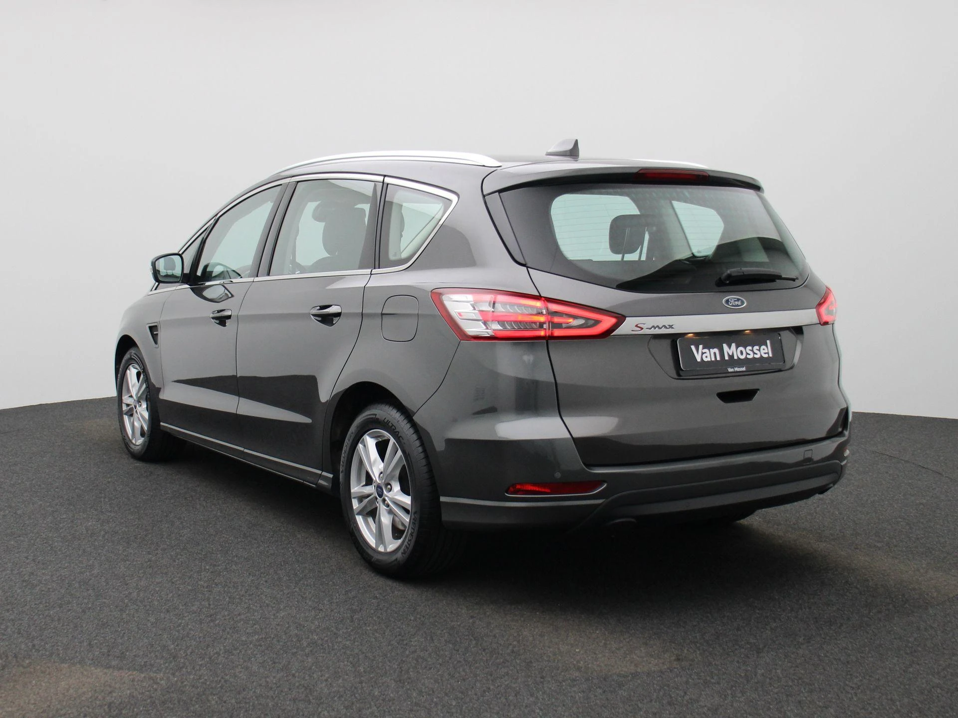 Ford-S-Max-image-1