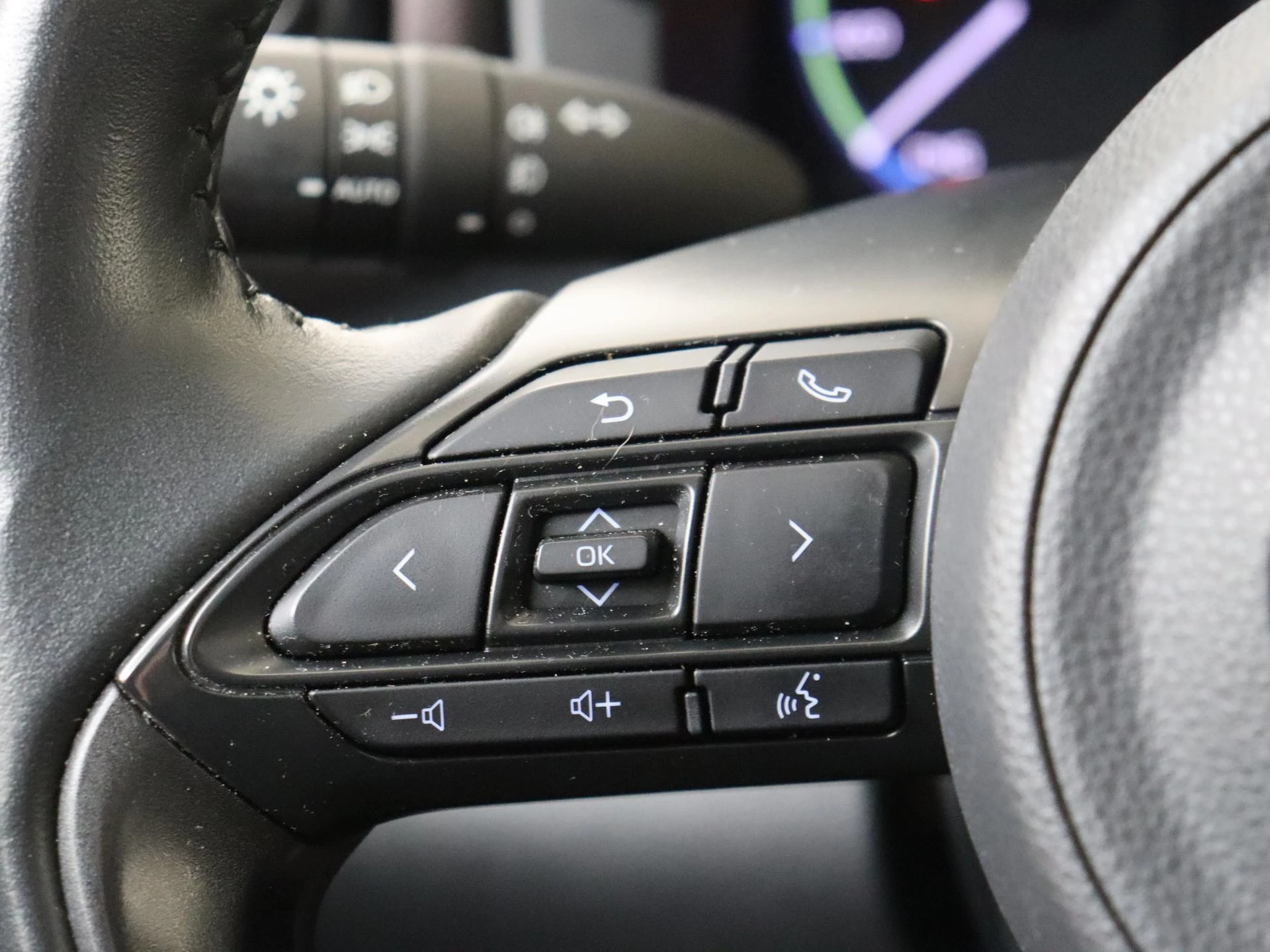Toyota-Yaris Cross-image-15
