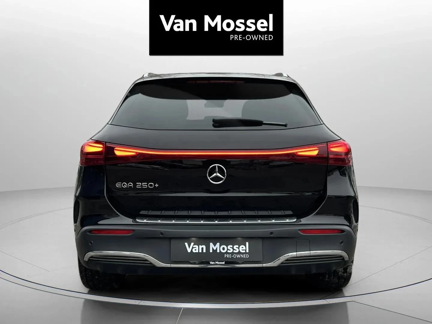 Mercedes-Benz-EQA-image-5