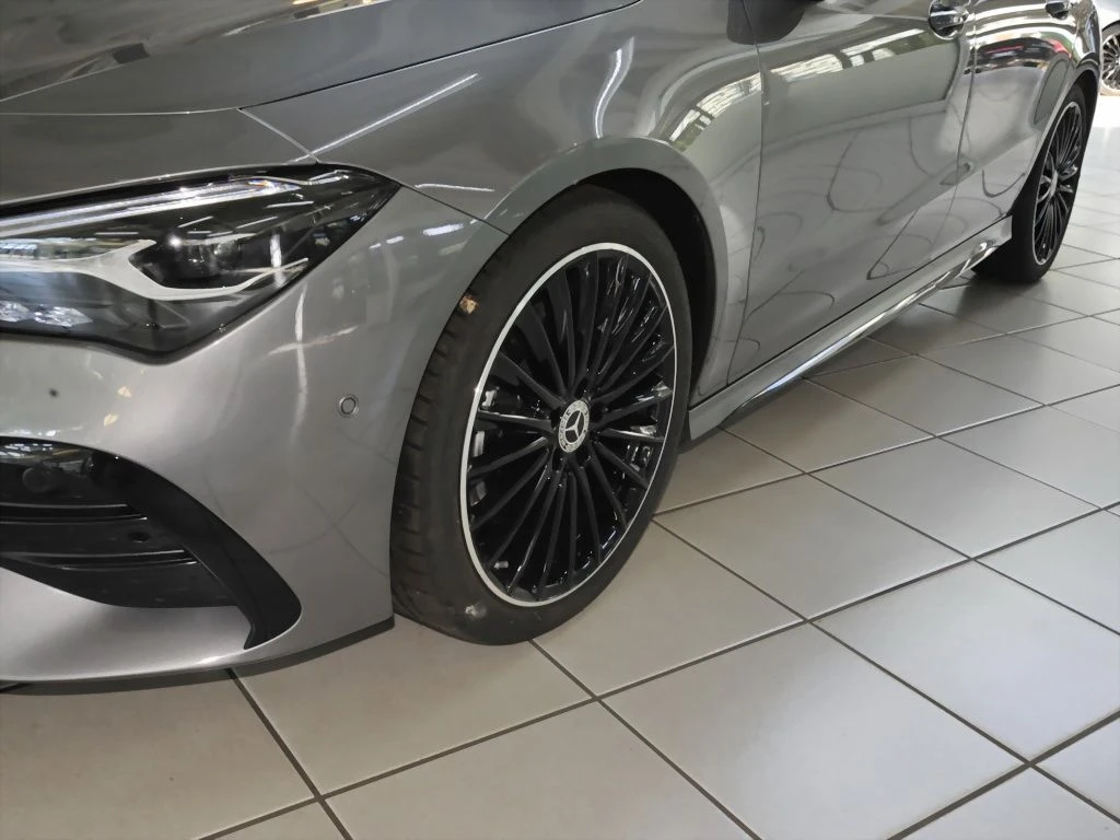 Mercedes-Benz-CLA 200 d-image-5