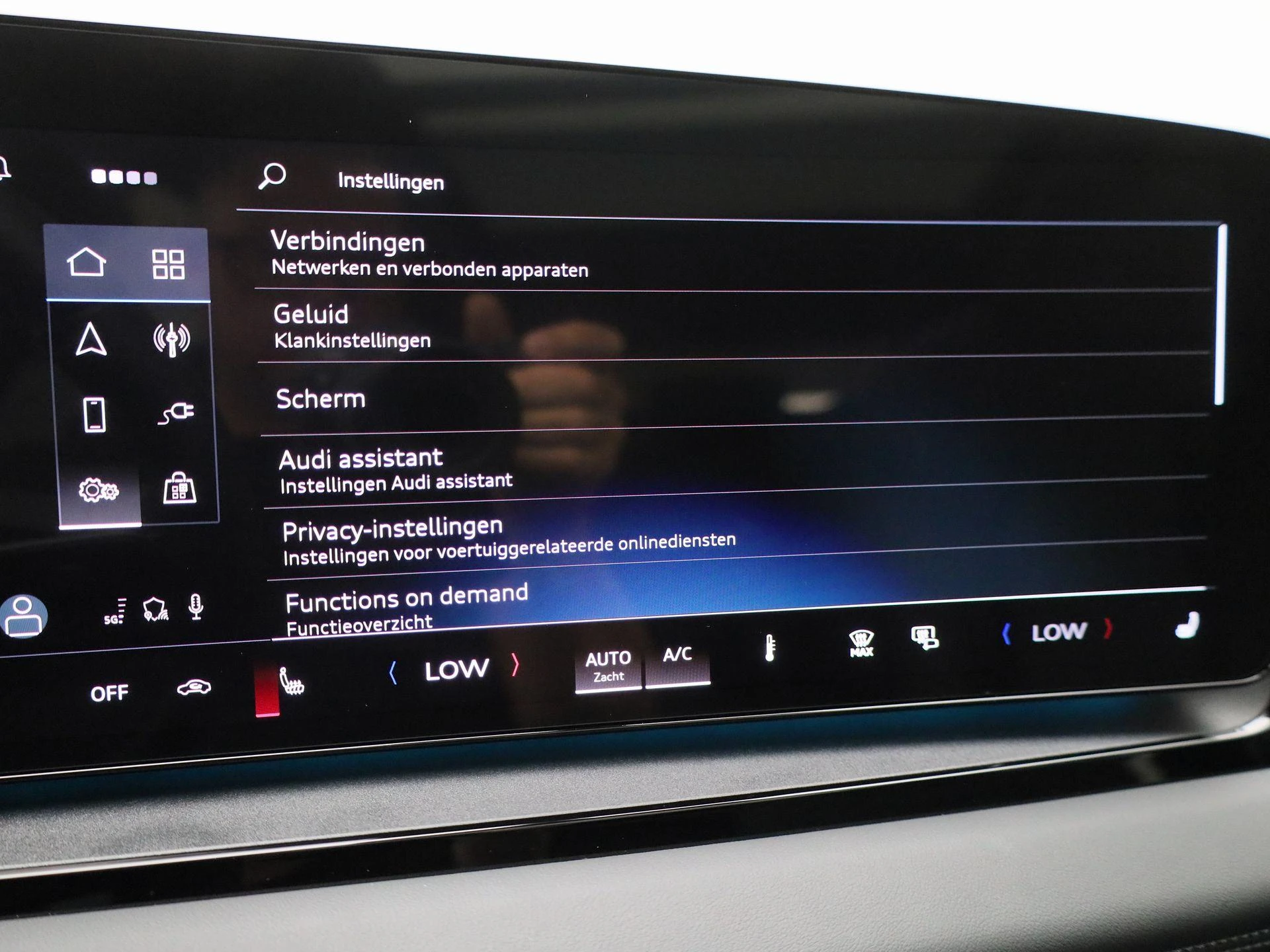 Audi-Q6 e-tron-image-35