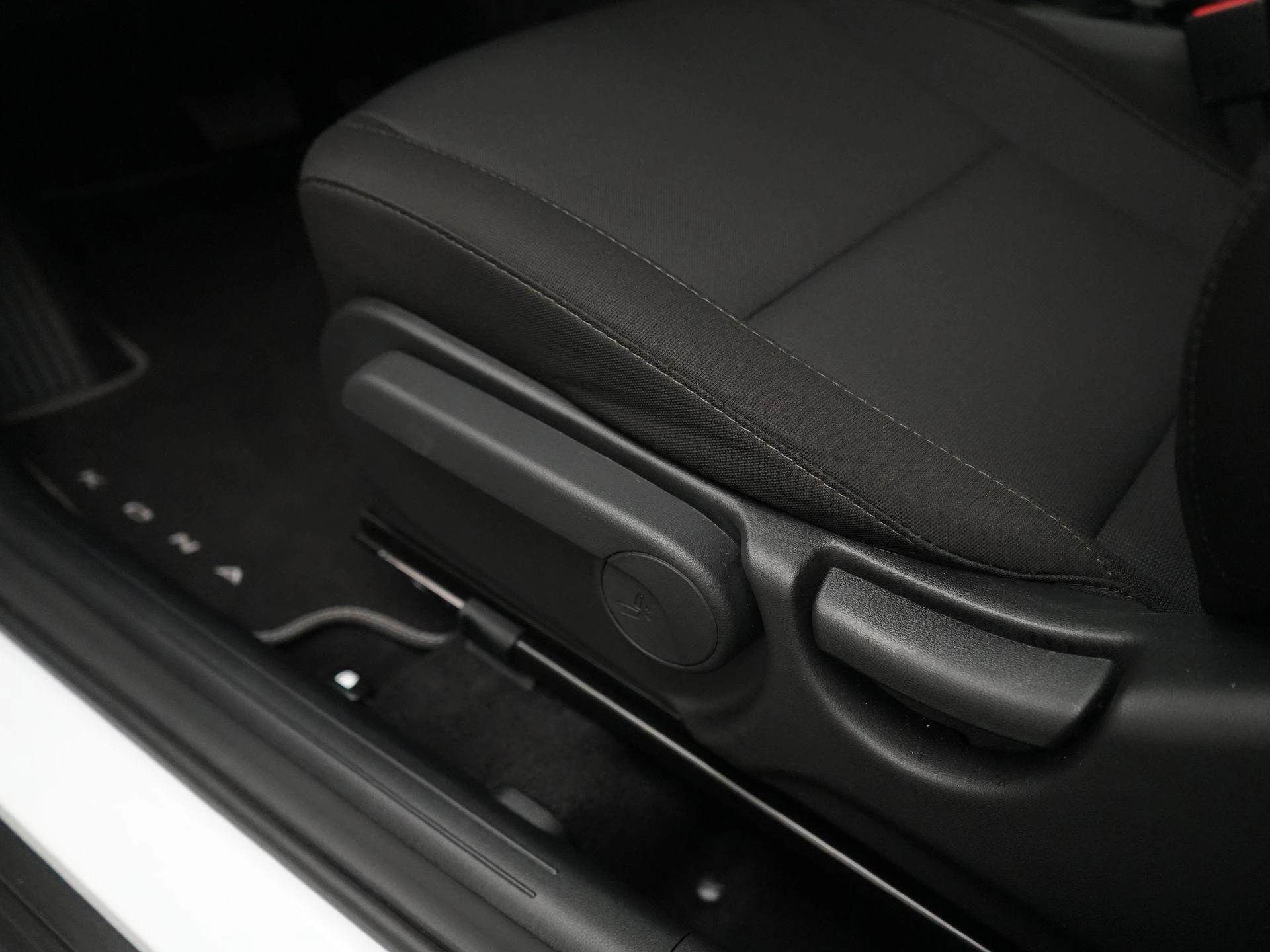 Hyundai-Kona-image-35