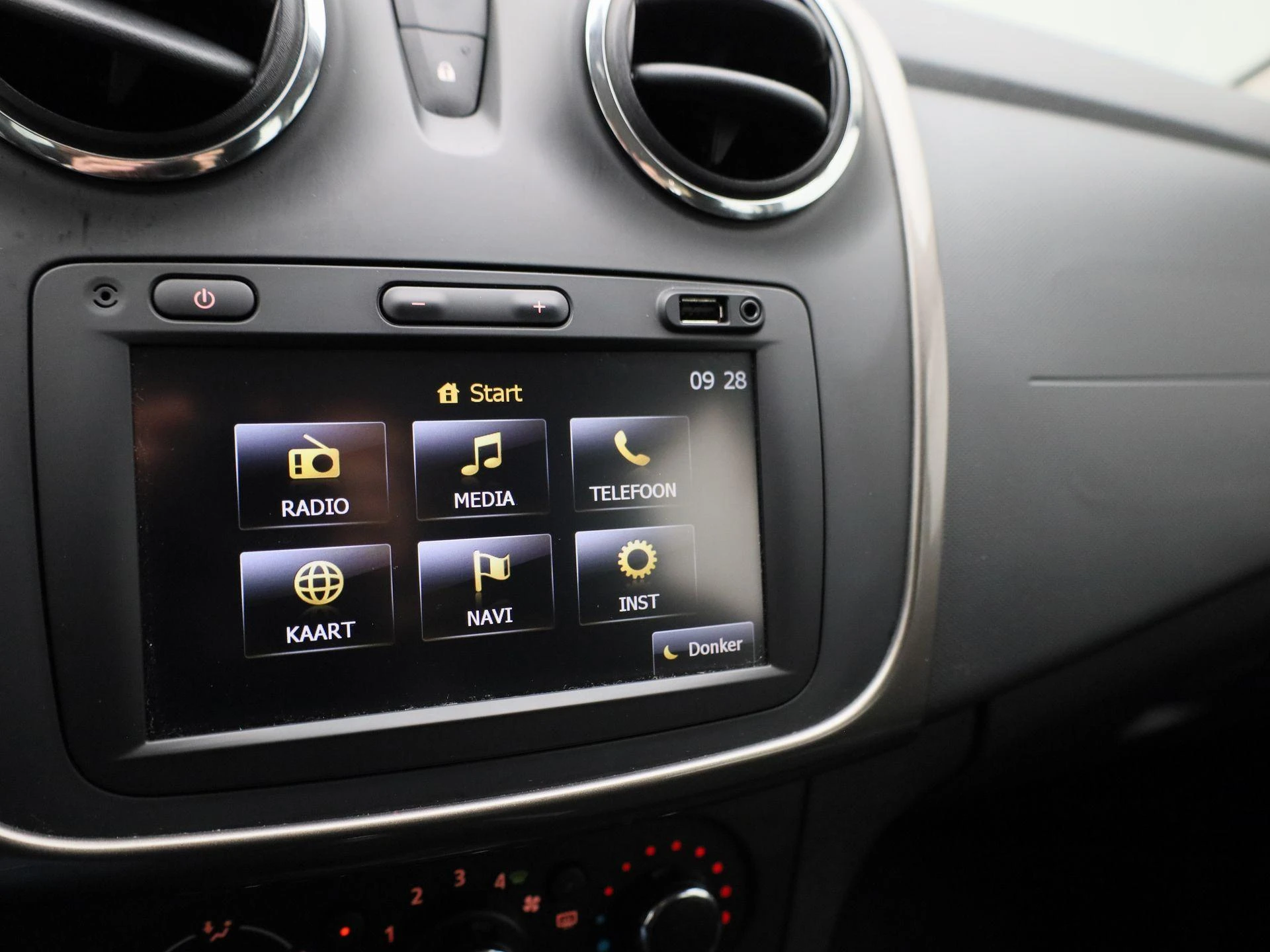 Dacia-Sandero Stepway-image-14