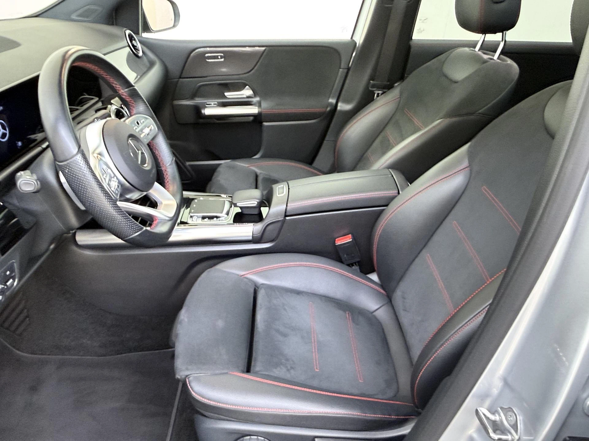 Mercedes-Benz-B-Klasse-image-14