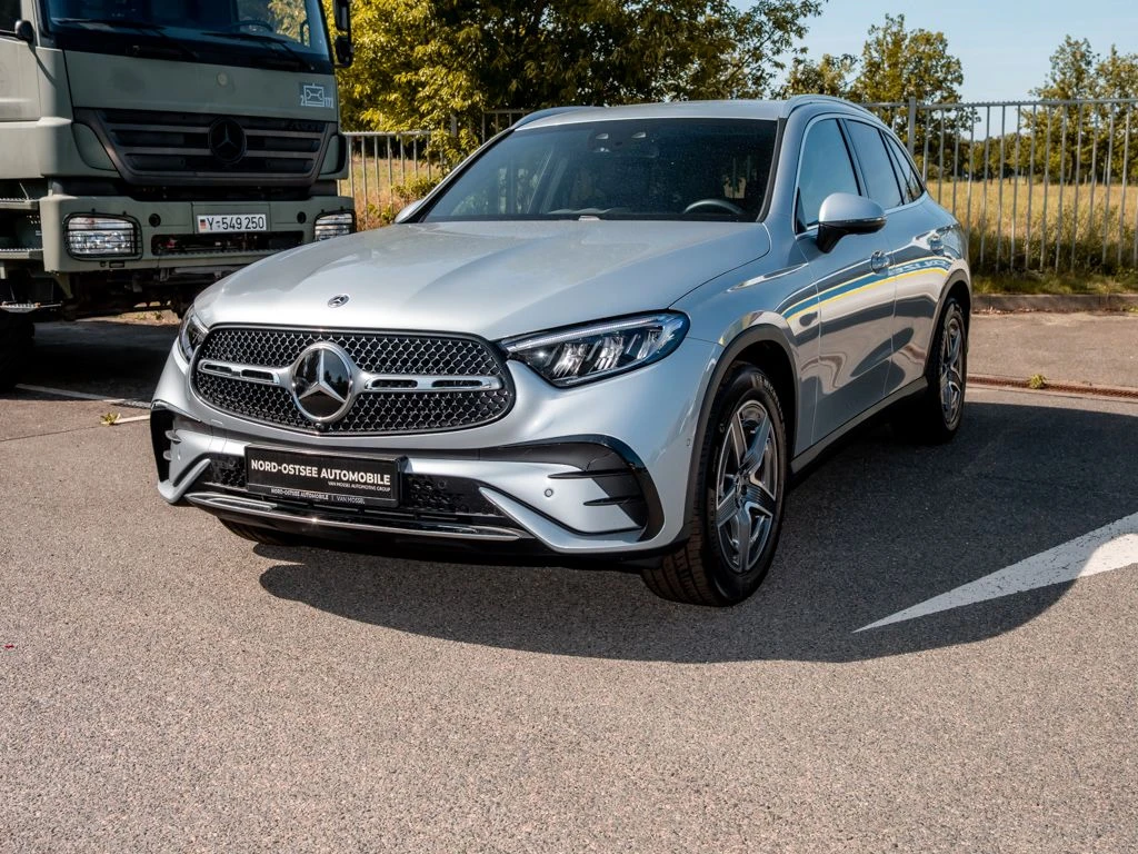 Mercedes-Benz-GLC 300 d-image-7