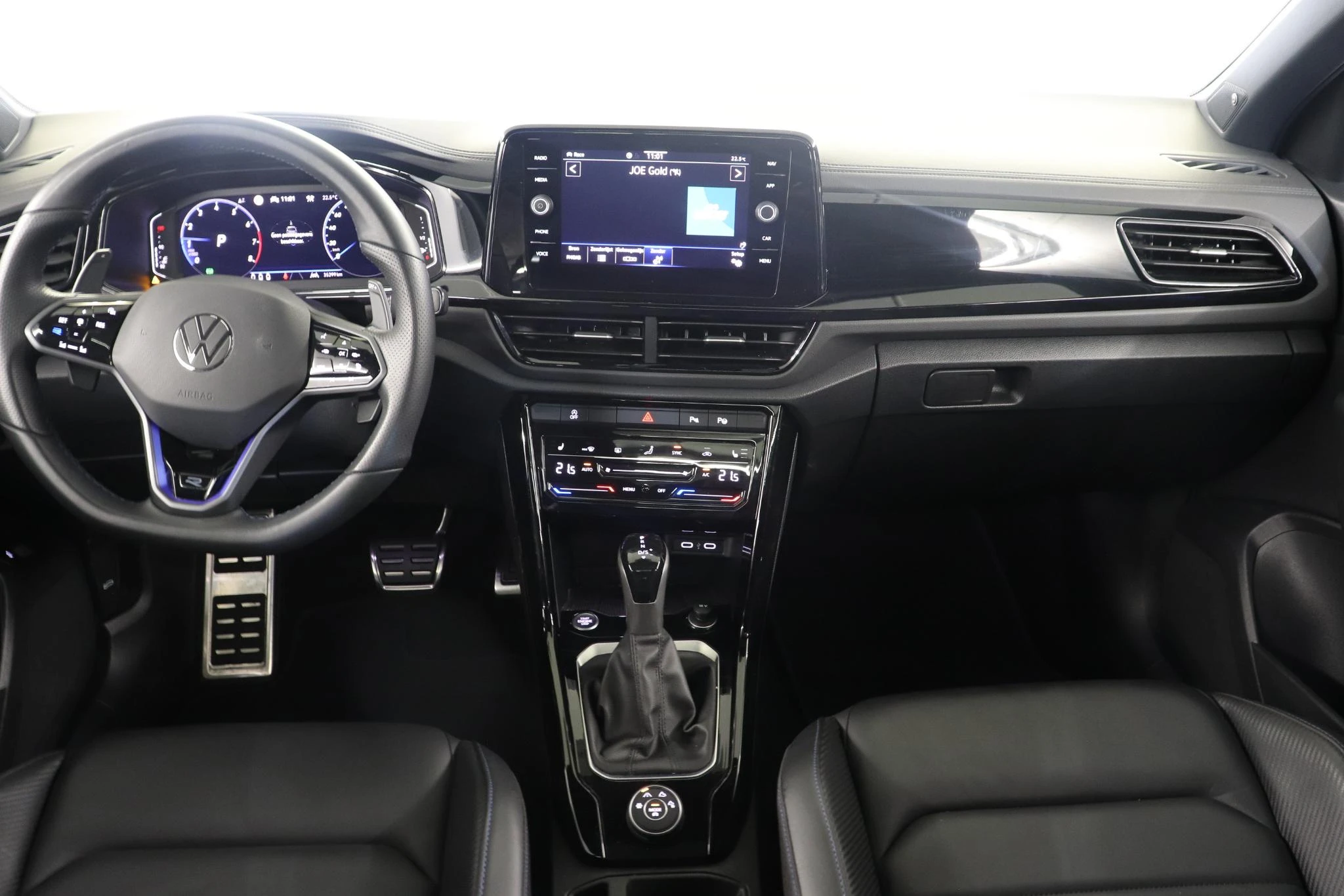 Volkswagen-T-Roc-image-7