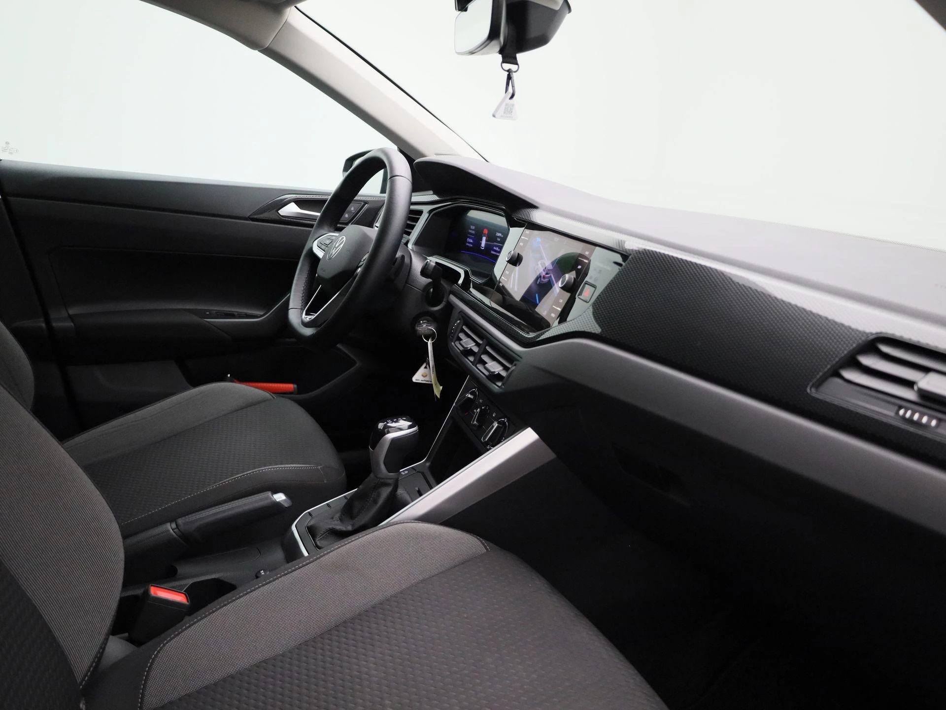 Volkswagen-Polo-image-27