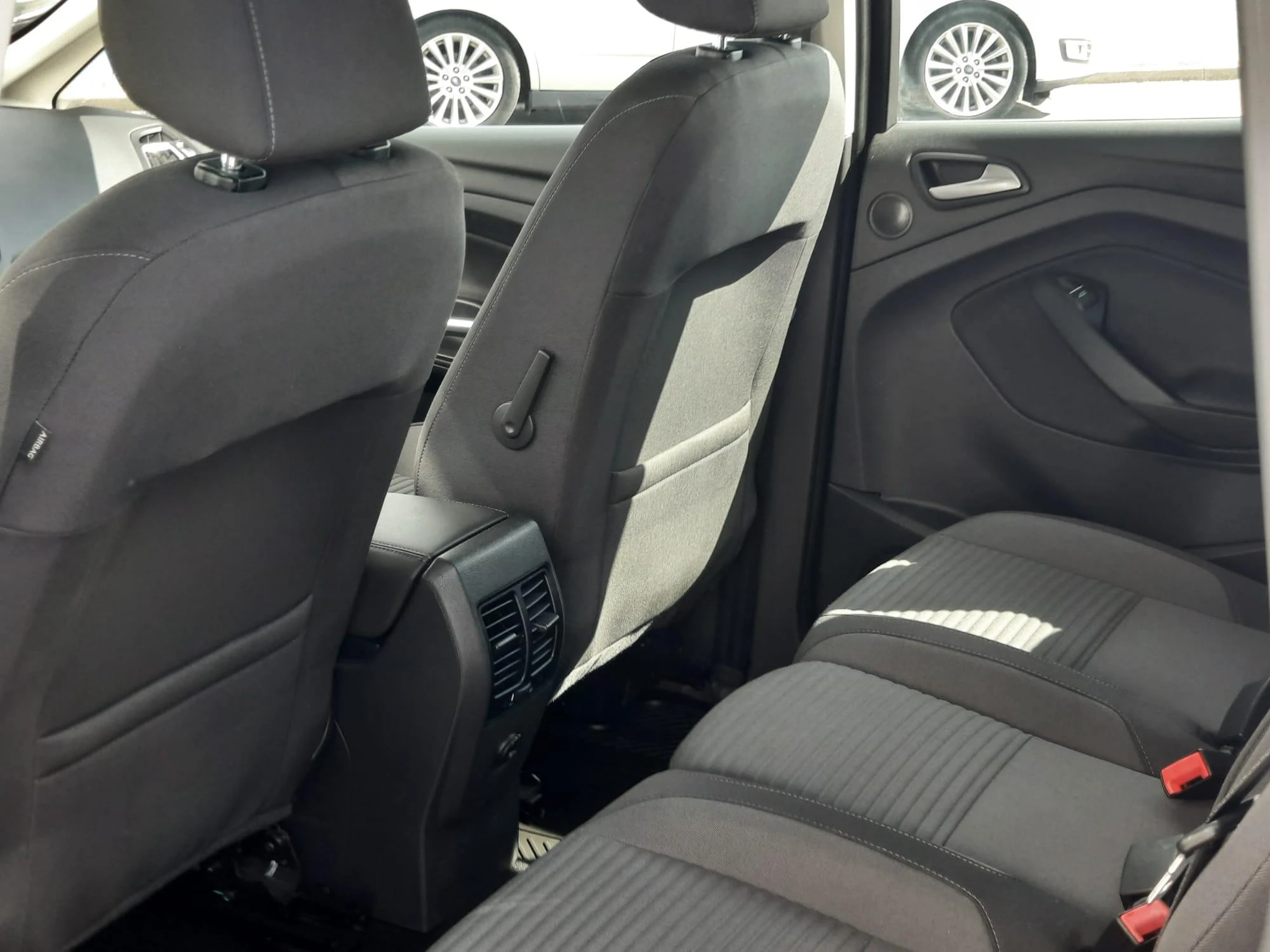 Ford-C-MAX-image-7