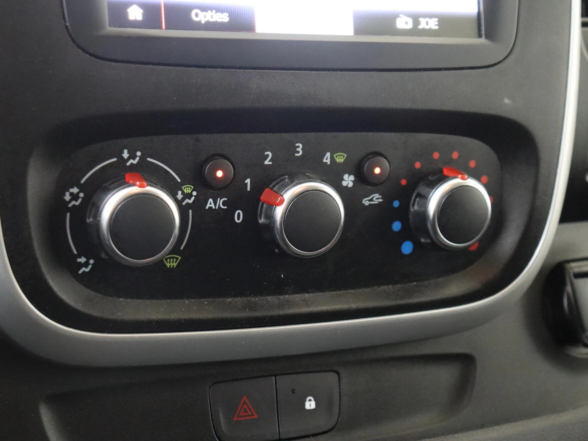 Renault-Trafic-image-18