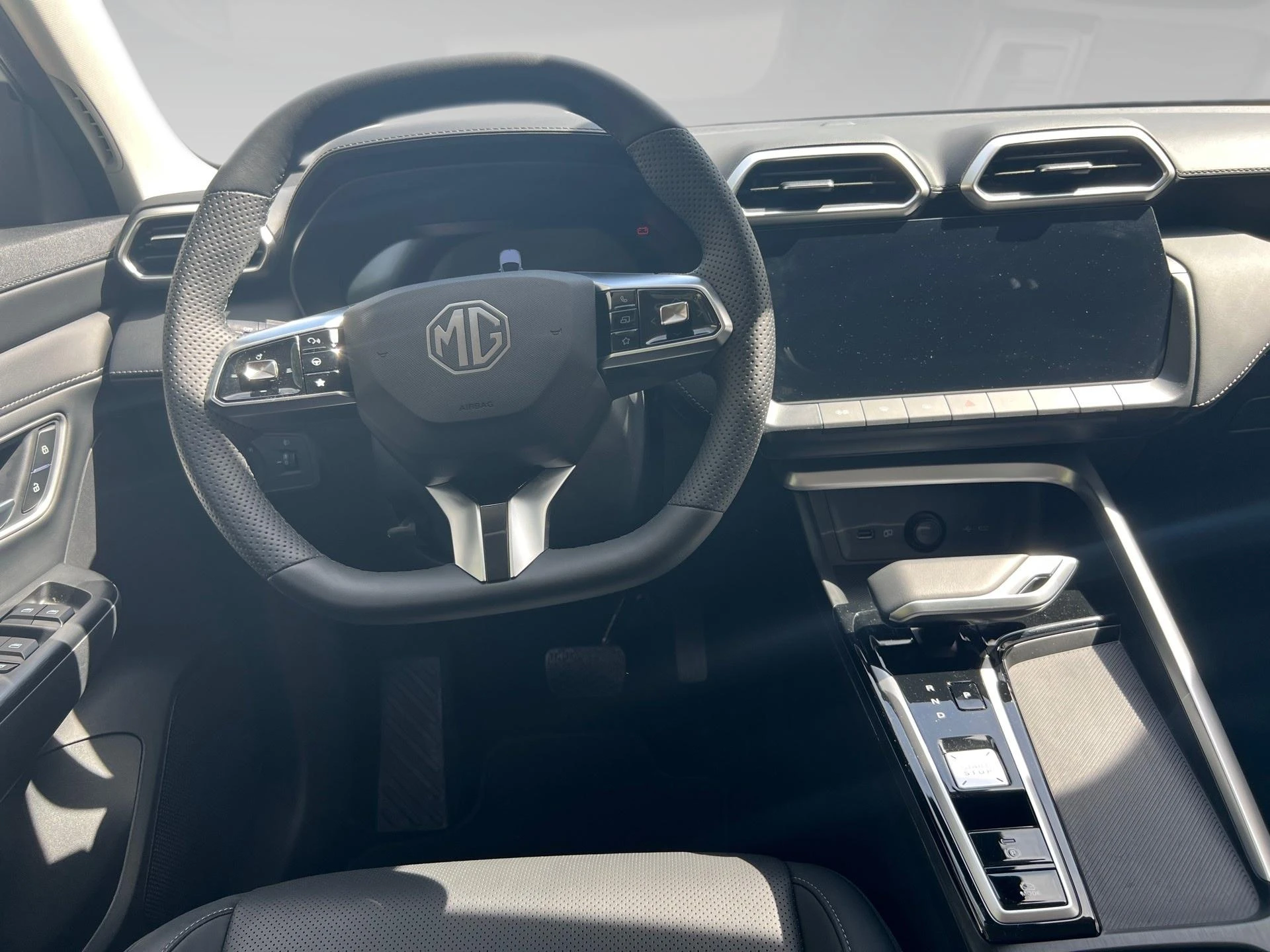 MG ZS Hybrid+ Luxury