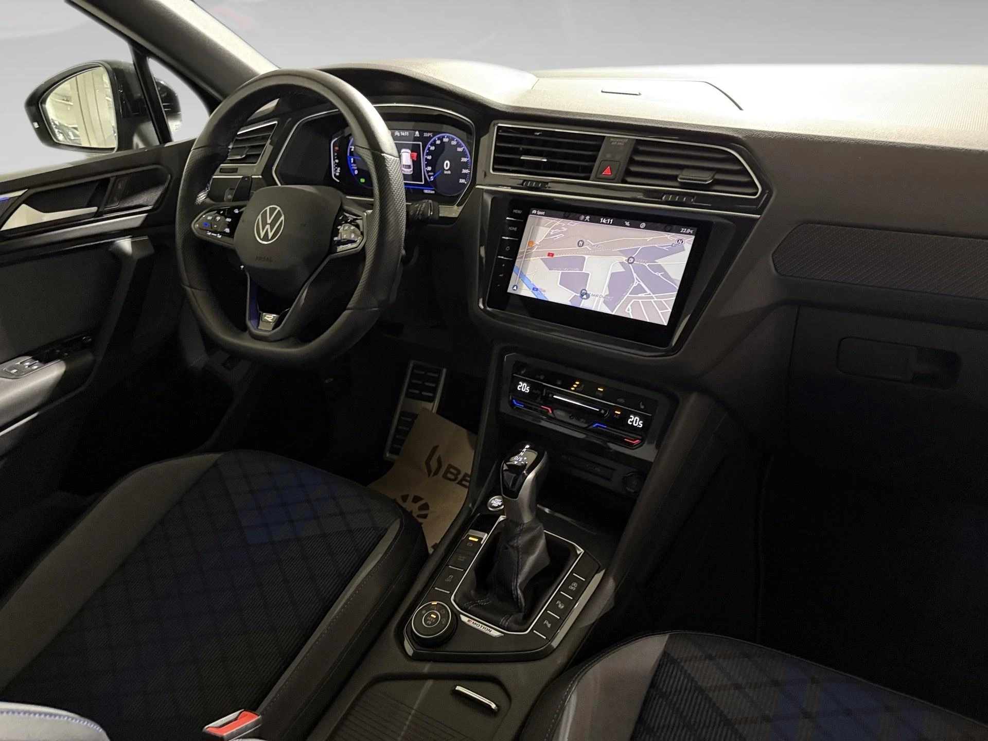Volkswagen-Tiguan-image-5