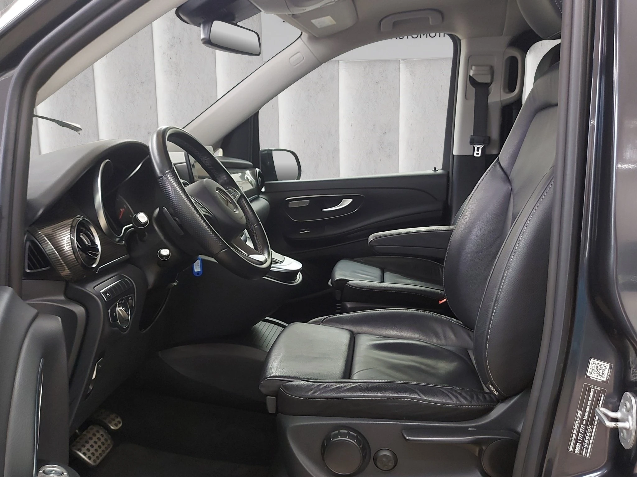 Mercedes-Benz-V-Klasse-image-9