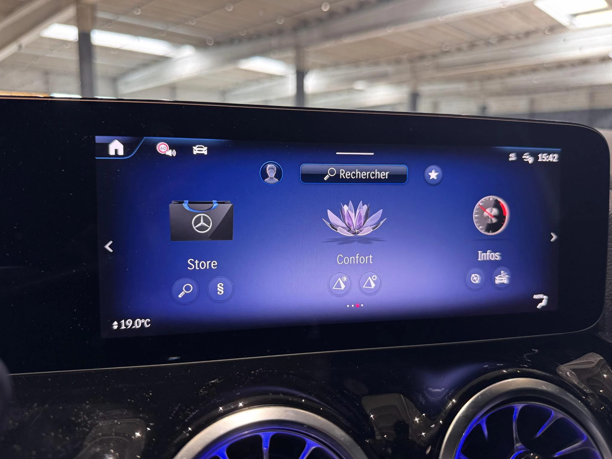 Mercedes-Benz-EQA-image-19