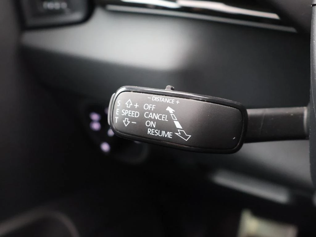 Škoda Karoq Karoq Sportline 1.5TSI AUTOMAAT*PANODAK*VIRTUAL COCKPIT*SPORTZETELS*ACC*PDC ACHTER*...*