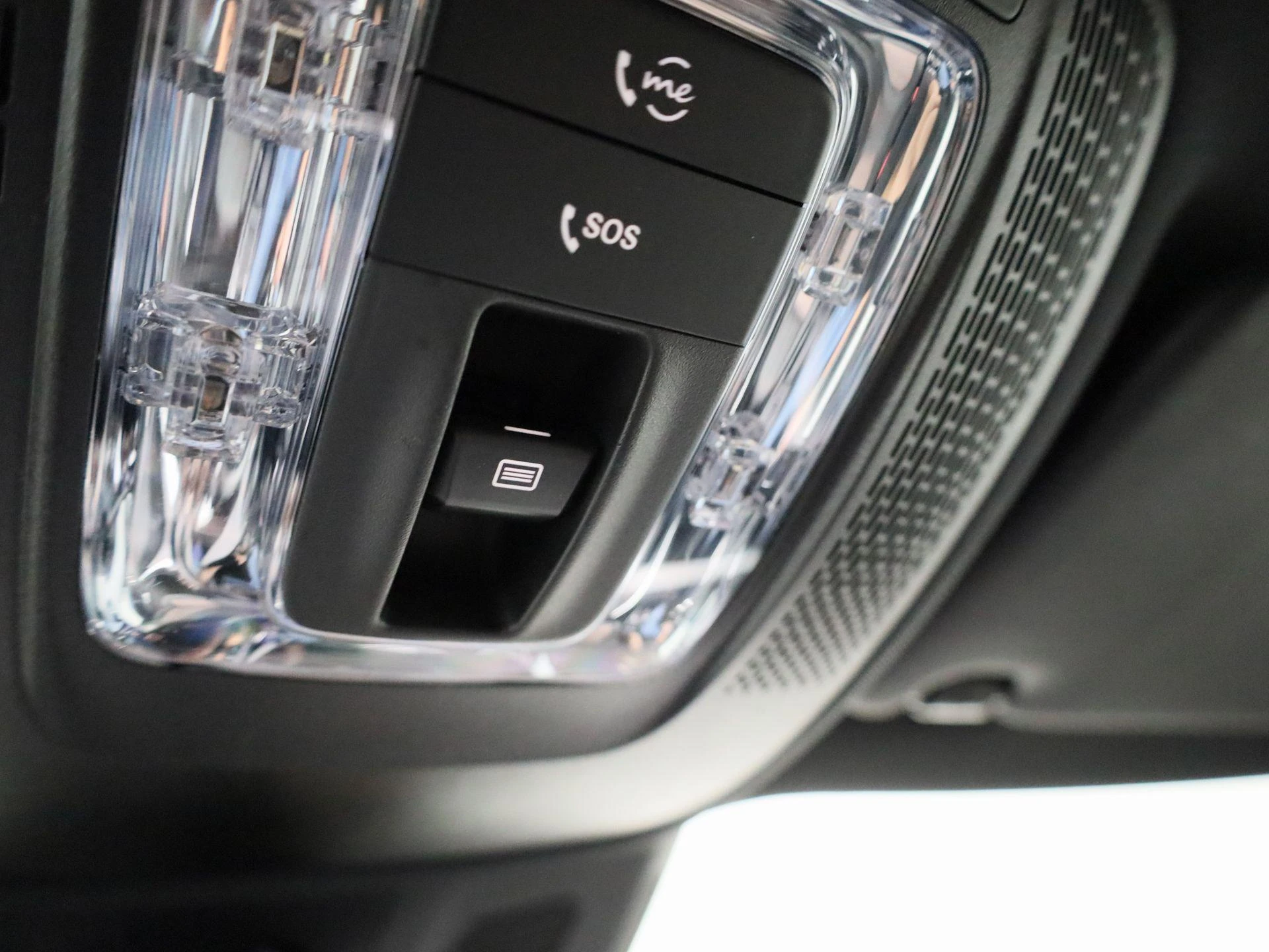 Mercedes-Benz-EQB-image-33
