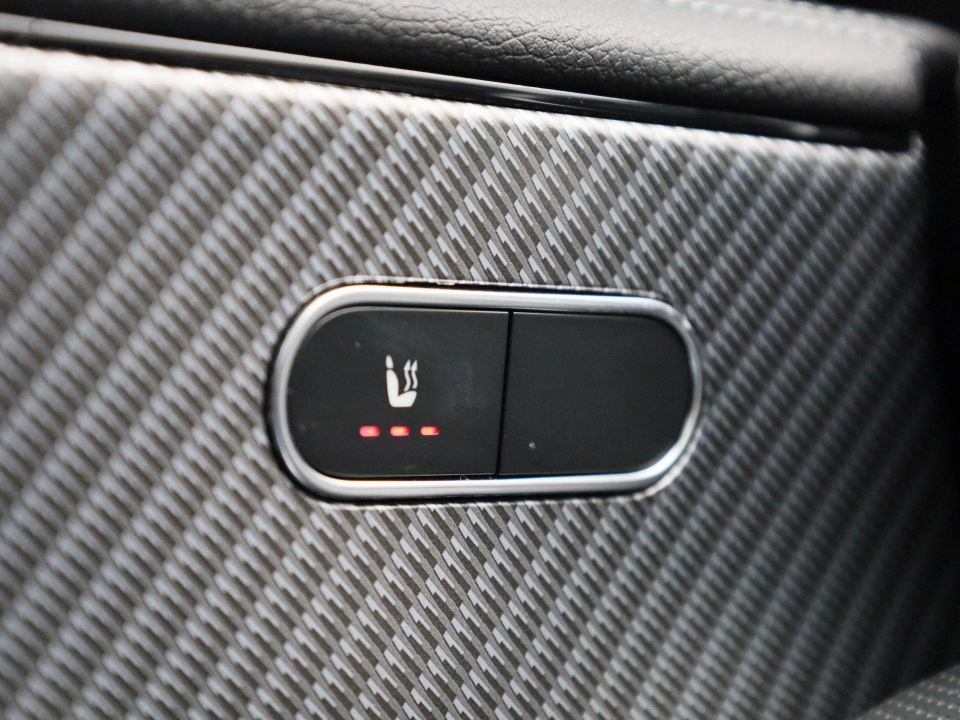 Mercedes-Benz-CLA-image-33
