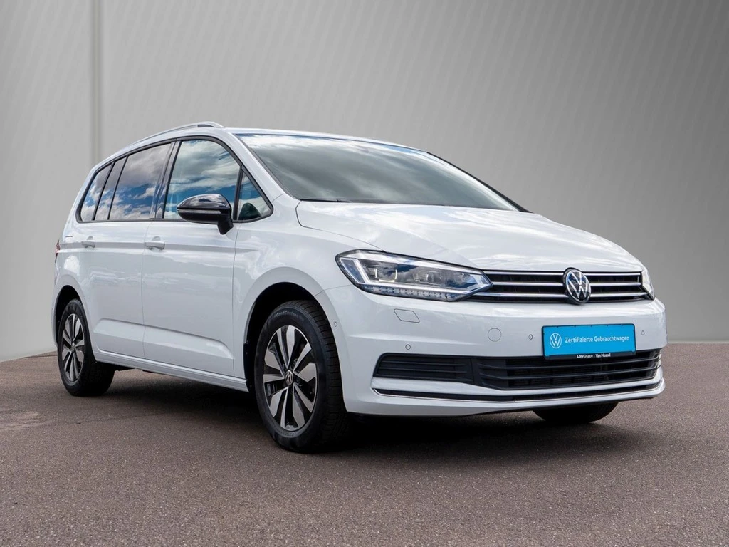 Volkswagen-Touran-image-2