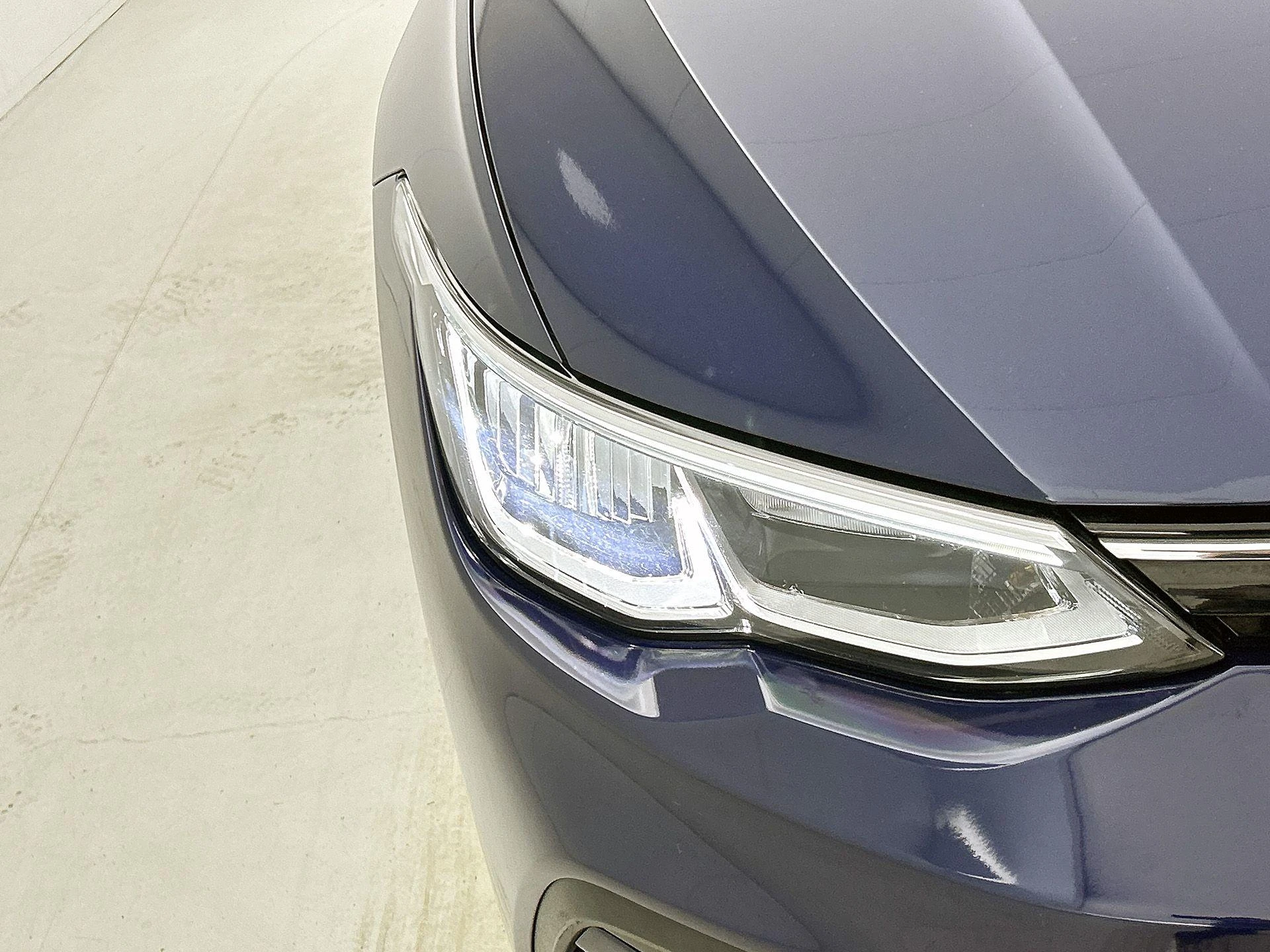 Volkswagen-Golf-image-13