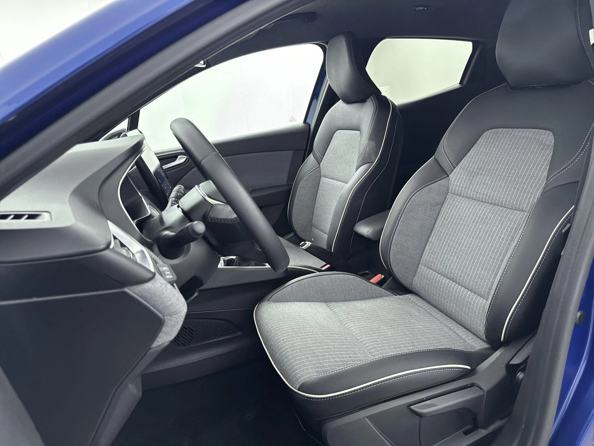 Renault-Clio-image-16