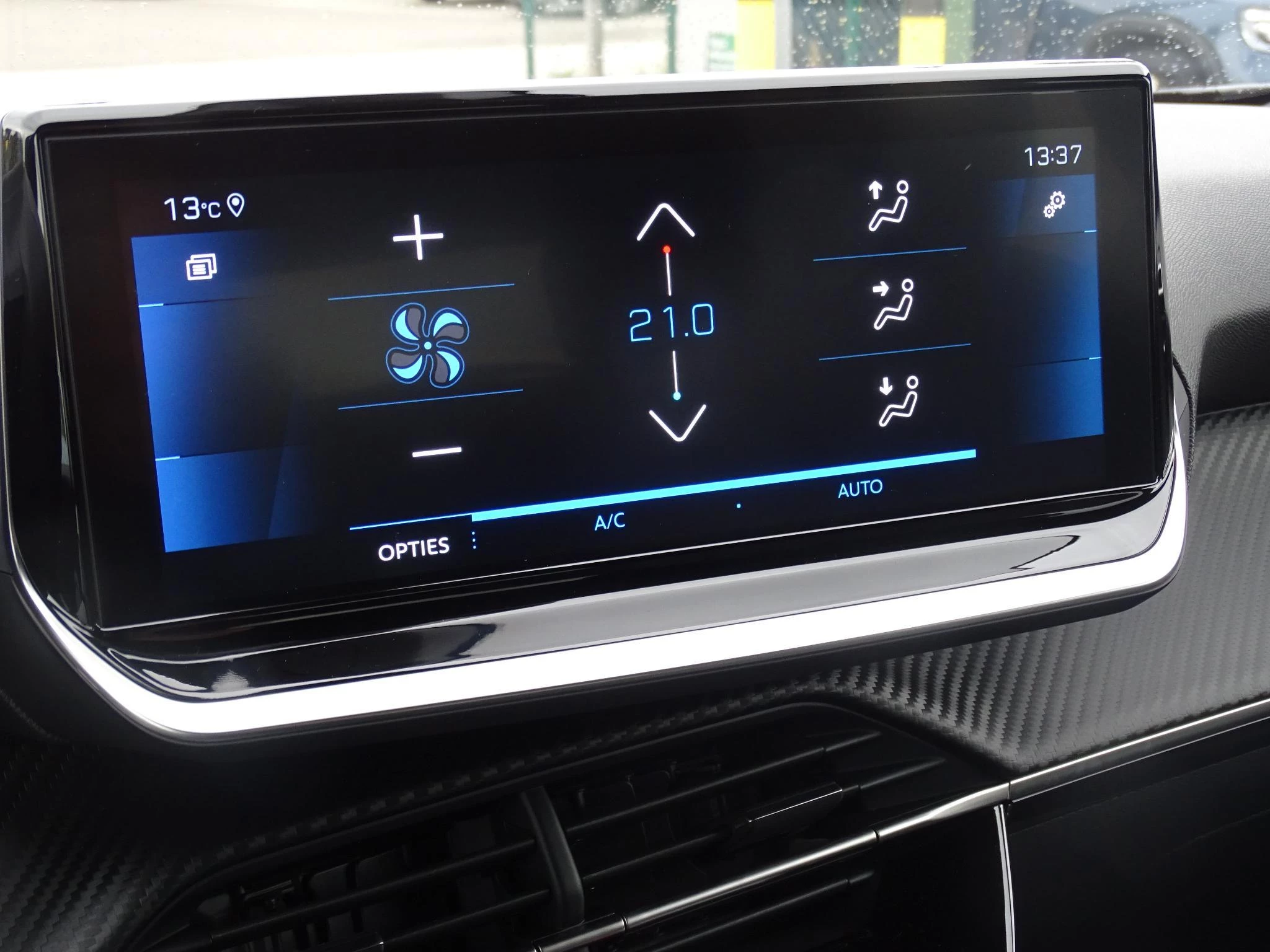 Peugeot-2008-image-17