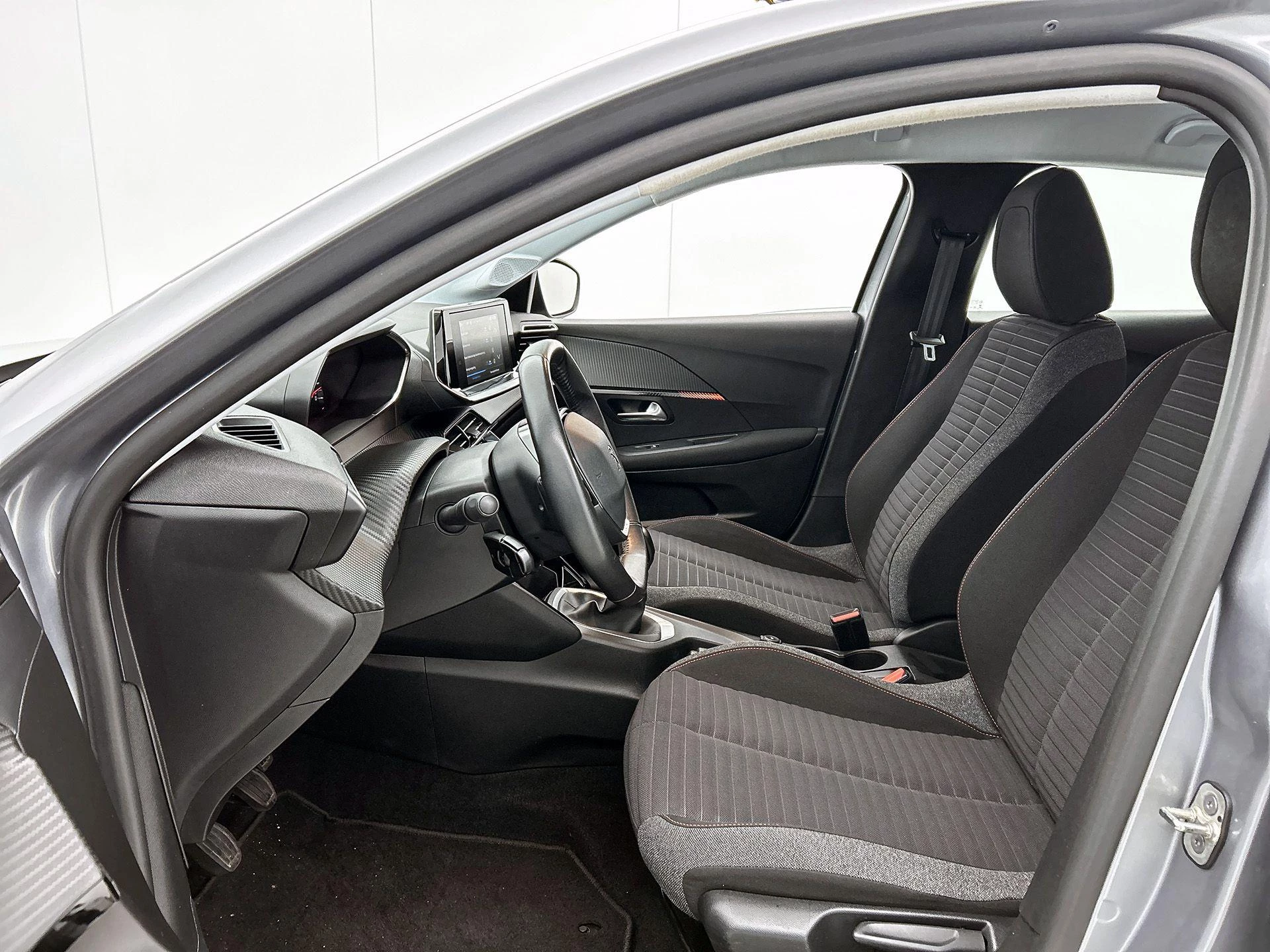 Peugeot-208-image-29