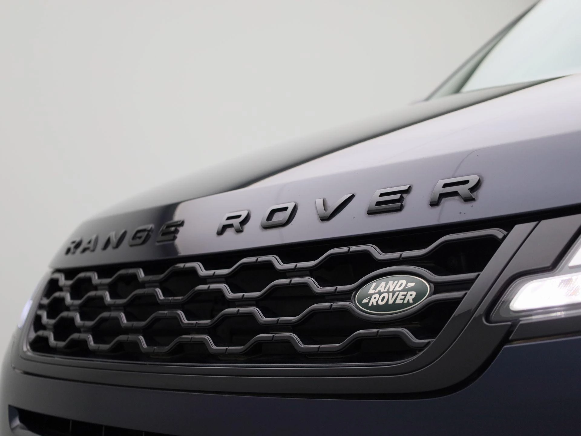Land Rover Range Rover Evoque D165 MHEV AWD Auto R-Dynamic