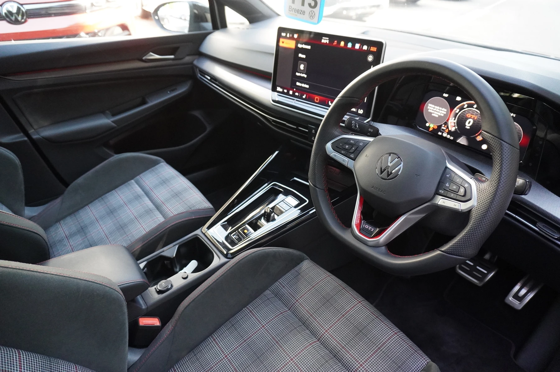Volkswagen-Golf-image-5