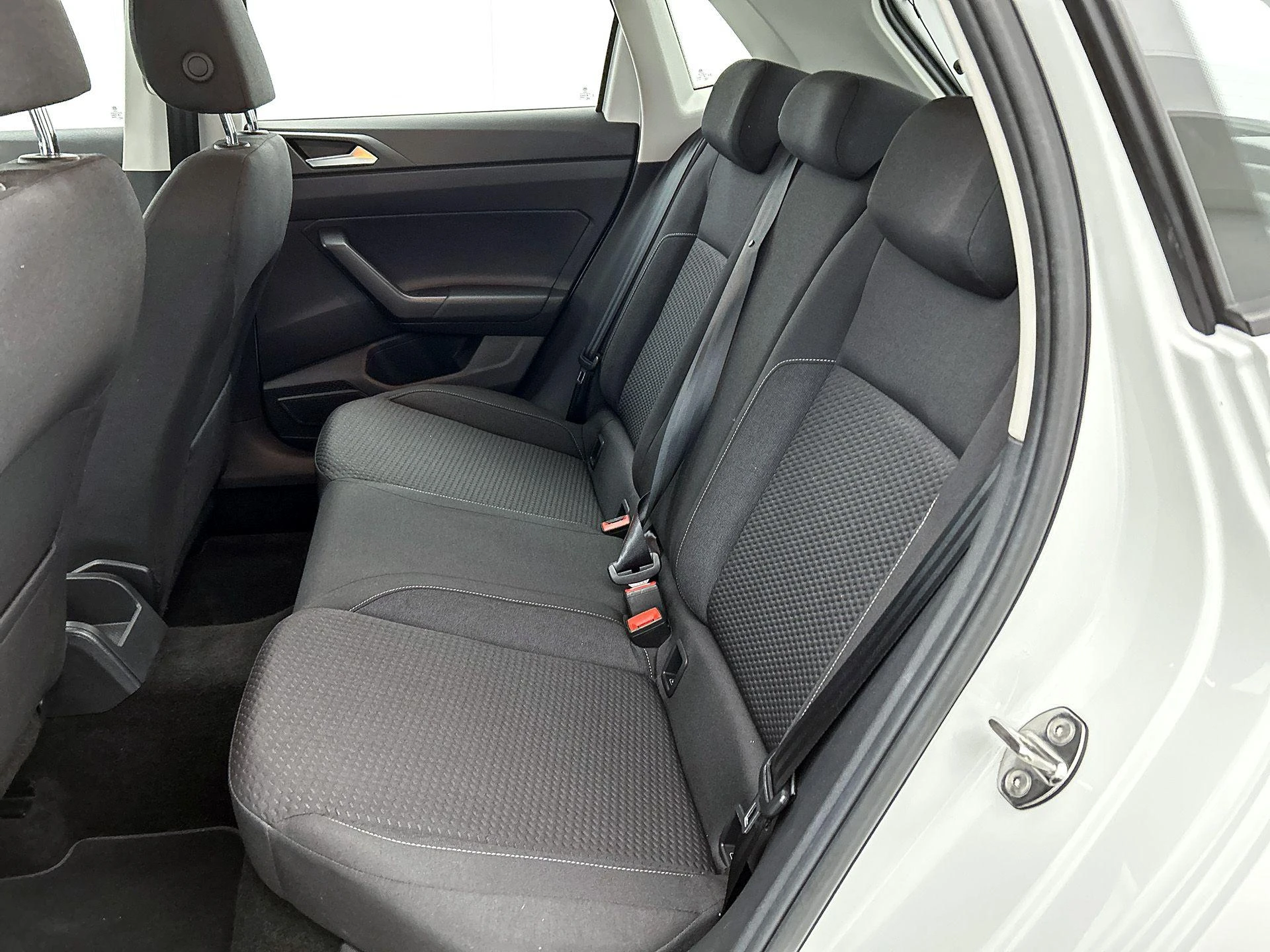 Volkswagen-Polo-image-25