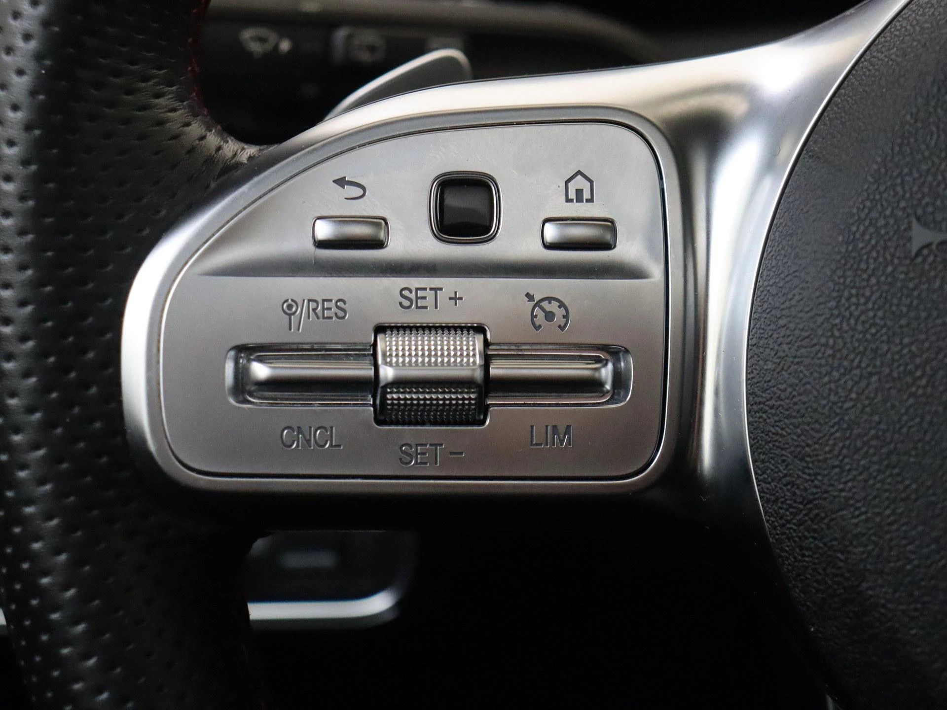 Mercedes-Benz-A-Klasse-image-17