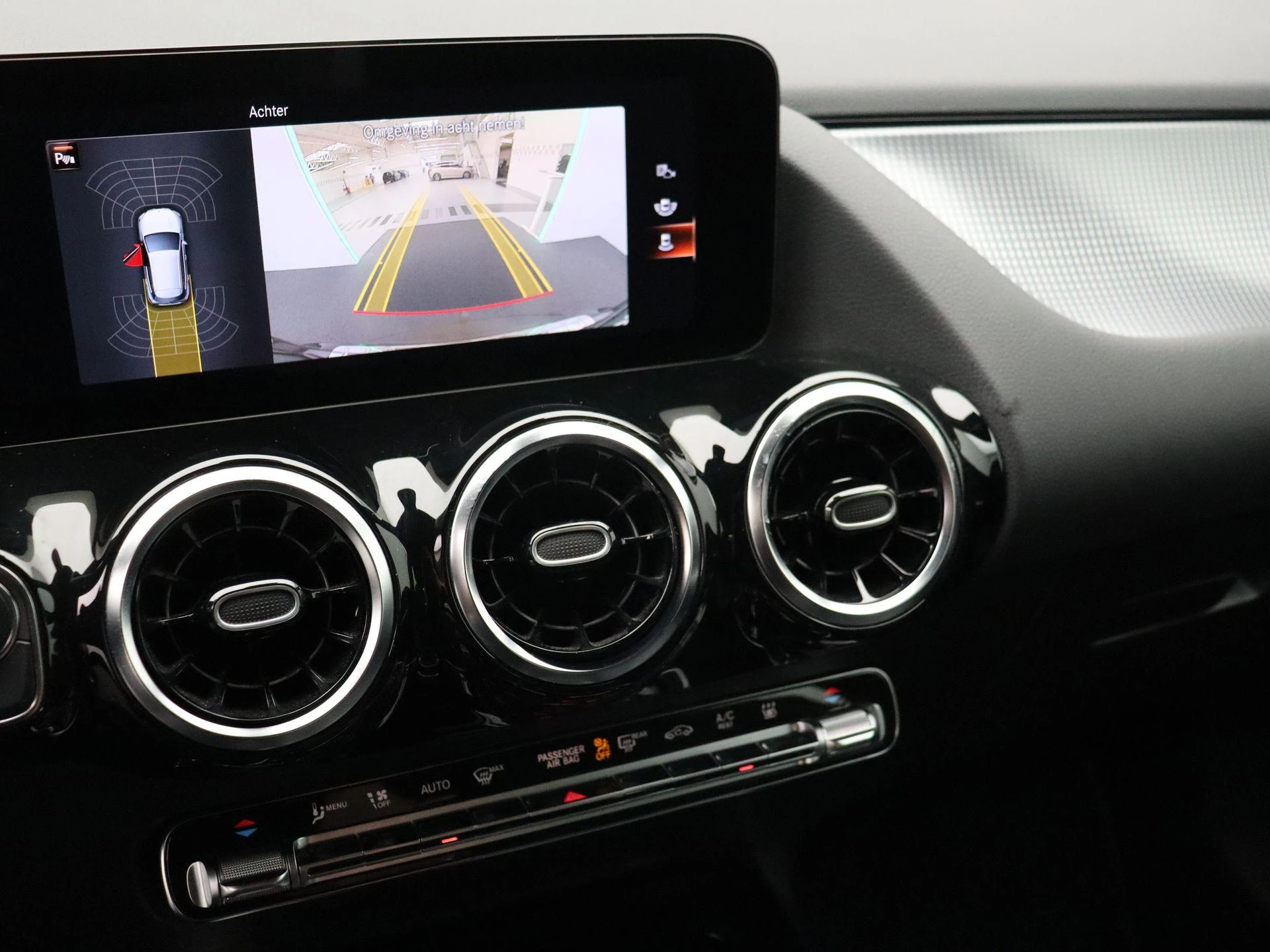 Mercedes-Benz GLA 250 e Luxury Line + LEDER + CARPLAY +