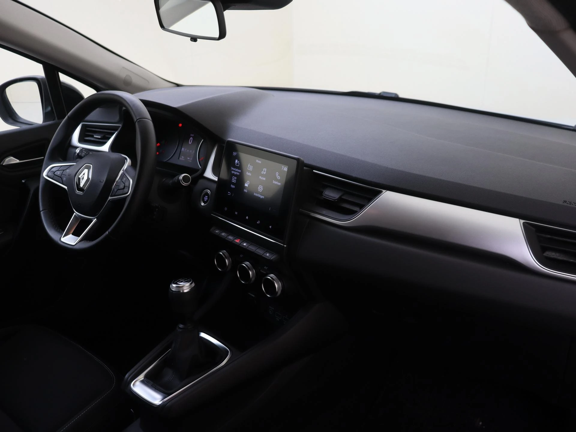 Renault-Captur-image-4