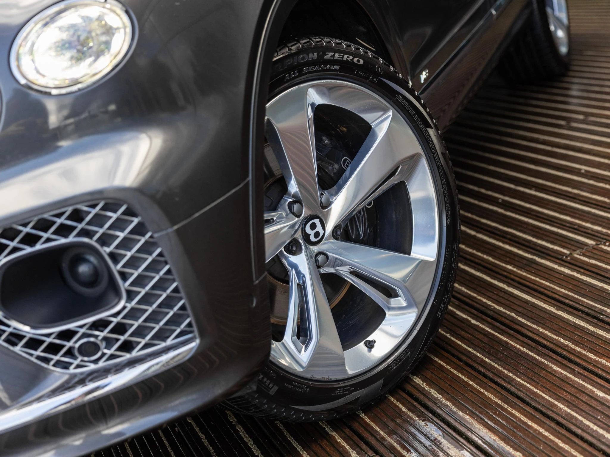 Bentley-Bentayga-image-7