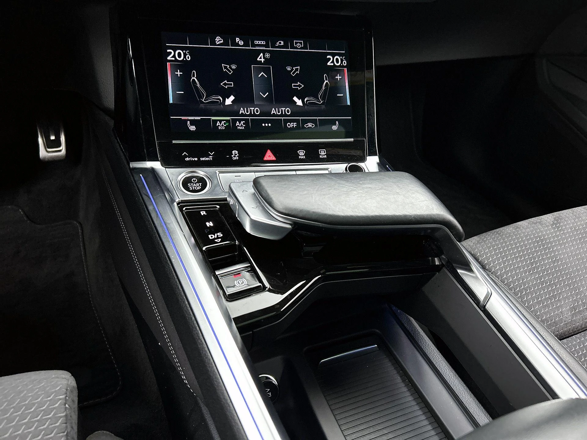 Audi-Q8 Sportback e-tron-image-27