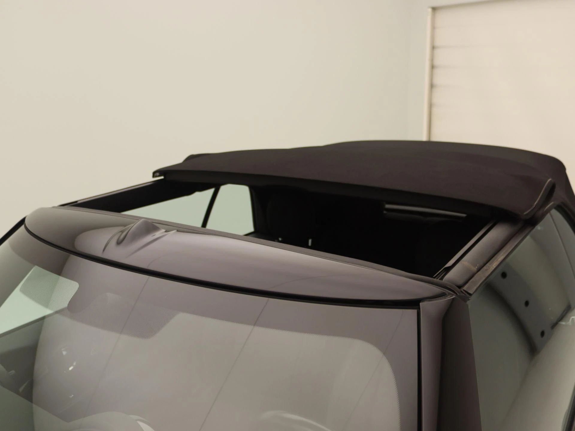 MINI-One Cabrio-image-15