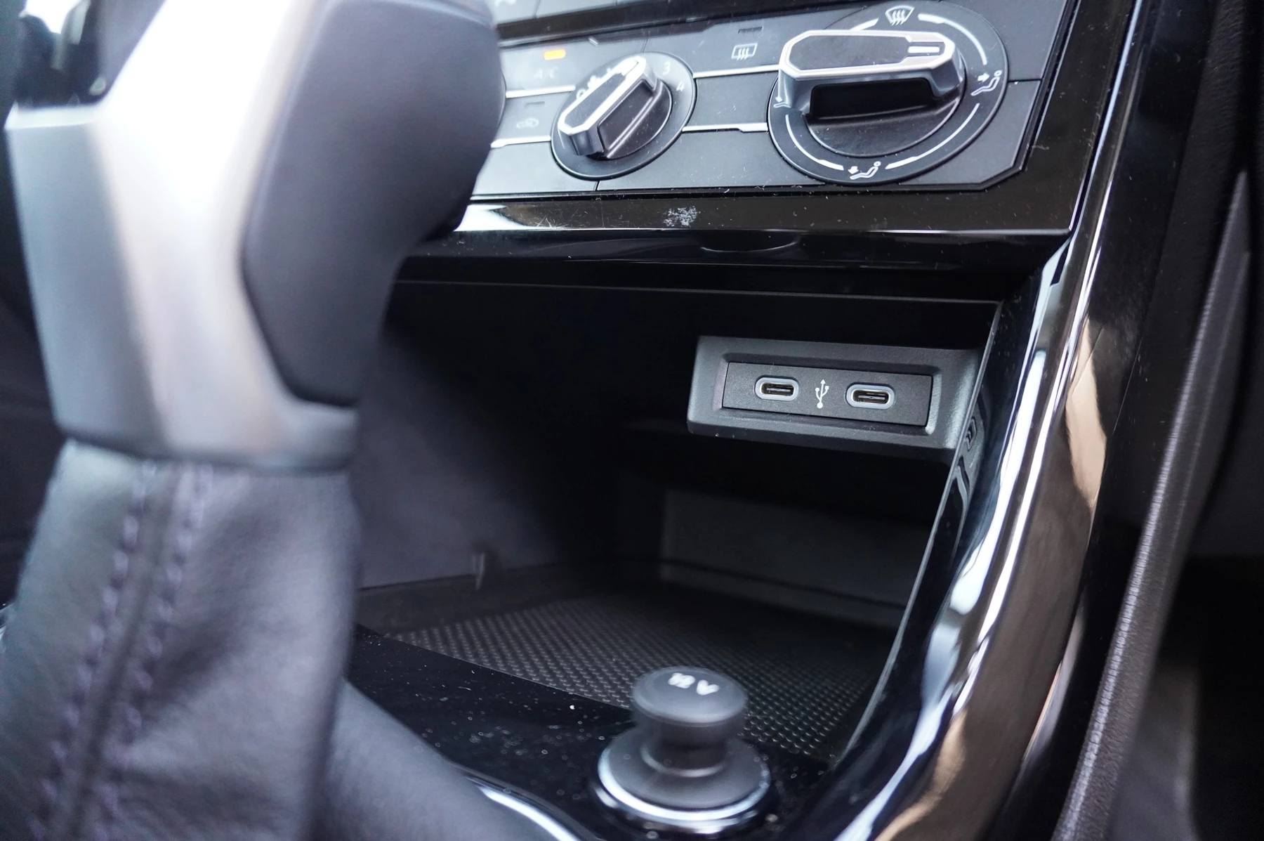 Volkswagen-T-Cross-image-42
