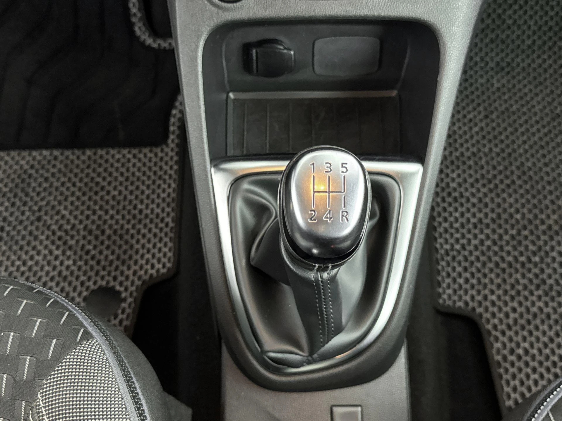 Renault-Captur-image-22
