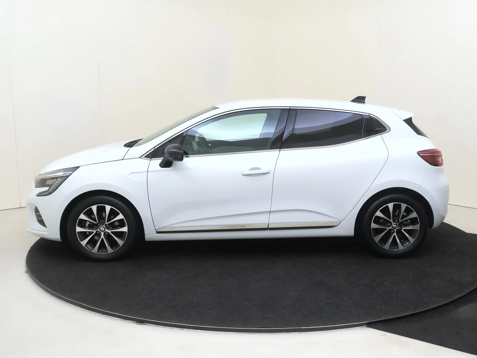 Renault-Clio-image-7