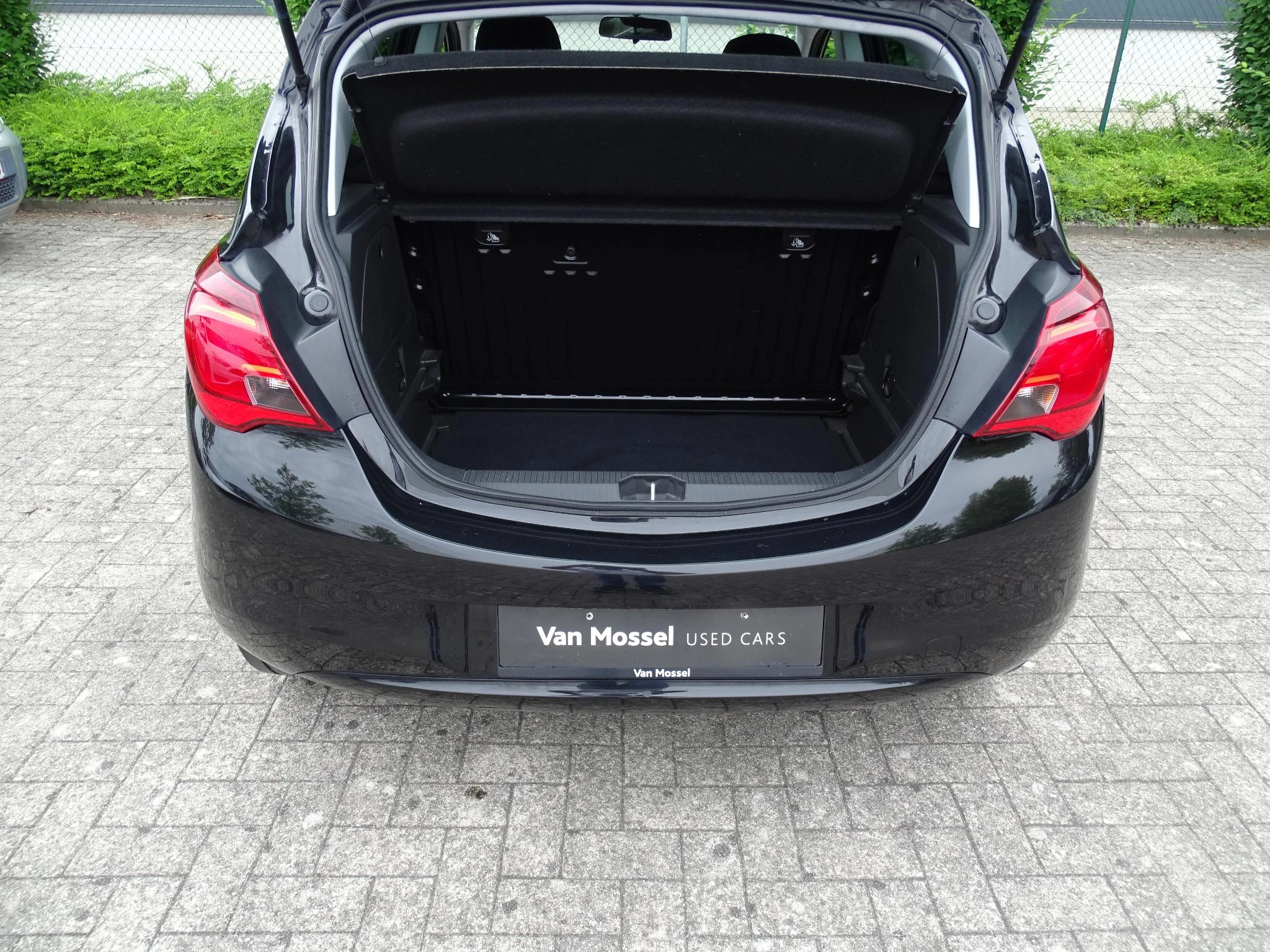 Opel Corsa 1.2 120 Years edition