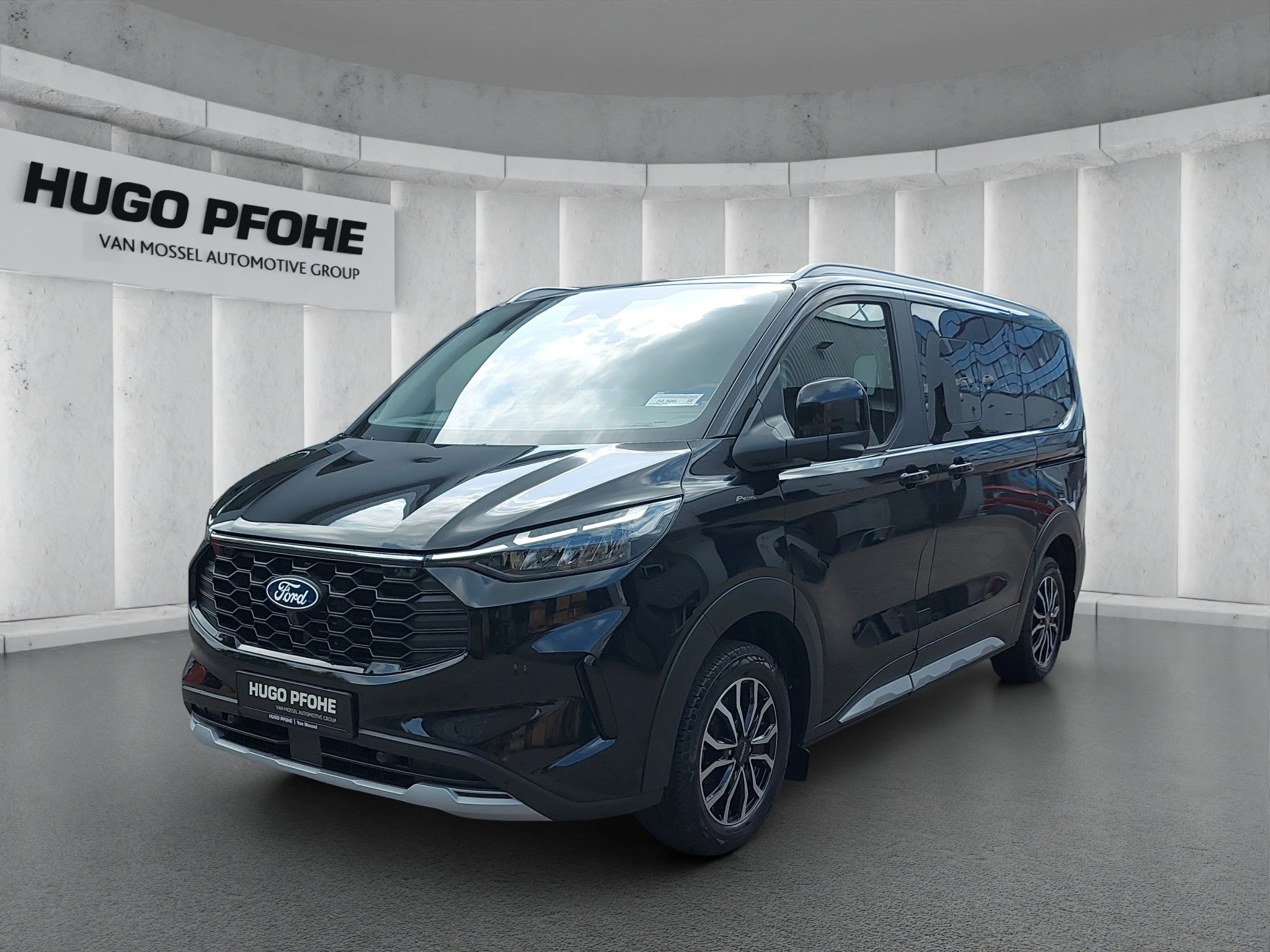 Ford-Tourneo Custom-image-0
