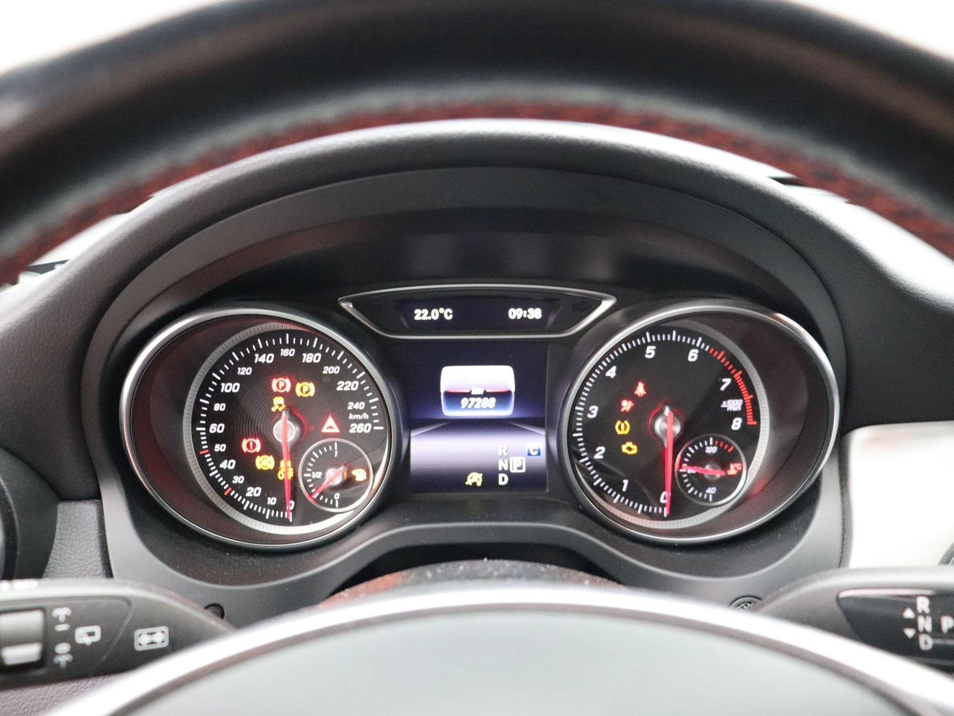 Mercedes-Benz CLA 180 AMG LINE Shooting Brake + PANORAMISCH DAK + CAMERA + NIGHTPAKKET +