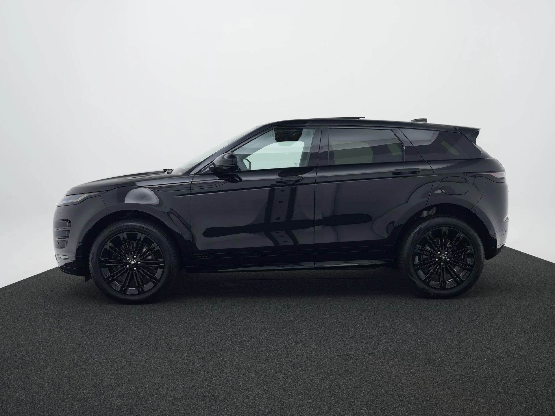 Land Rover-Range Rover Evoque-image-4