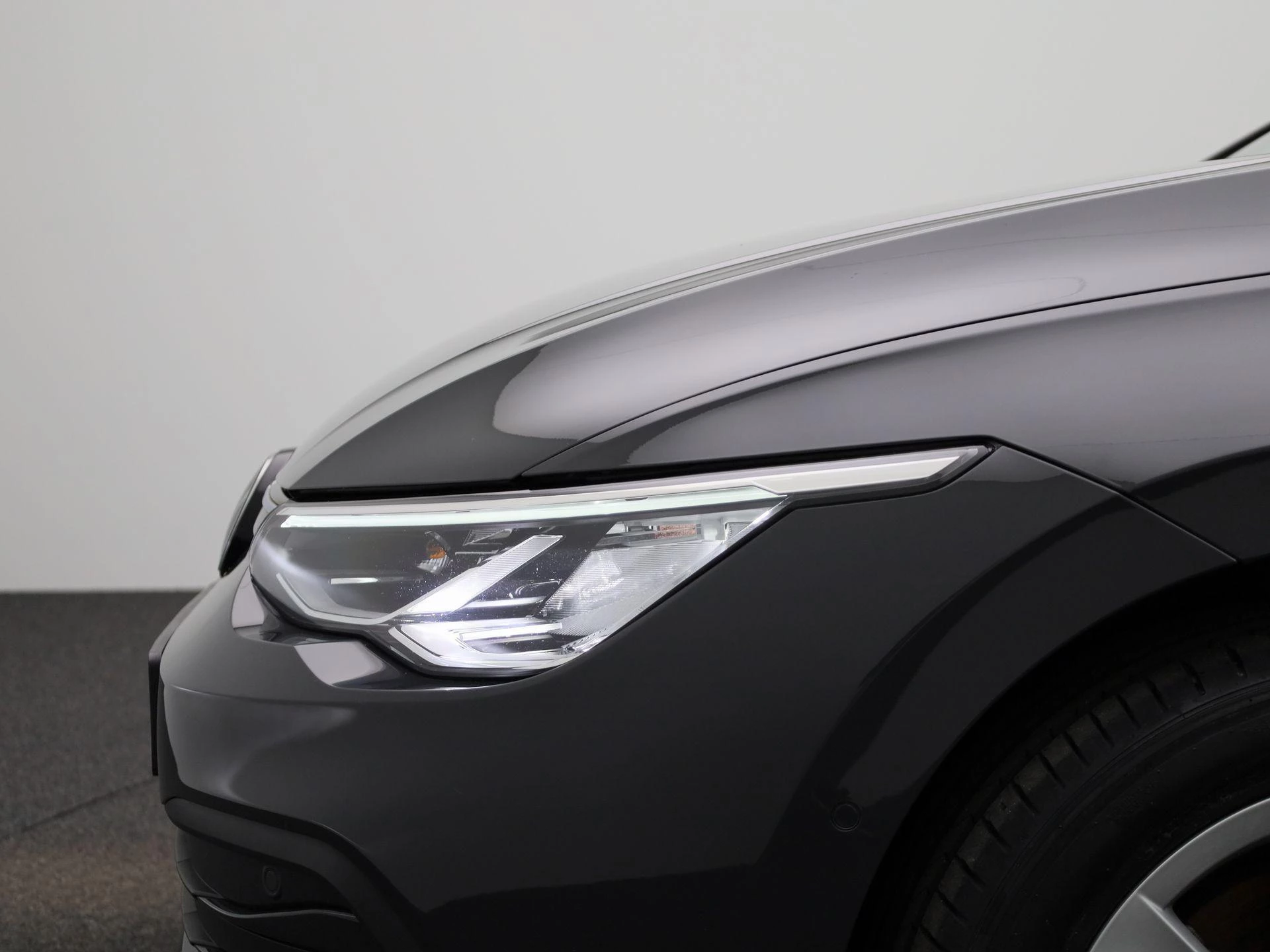 Volkswagen-Golf-image-14