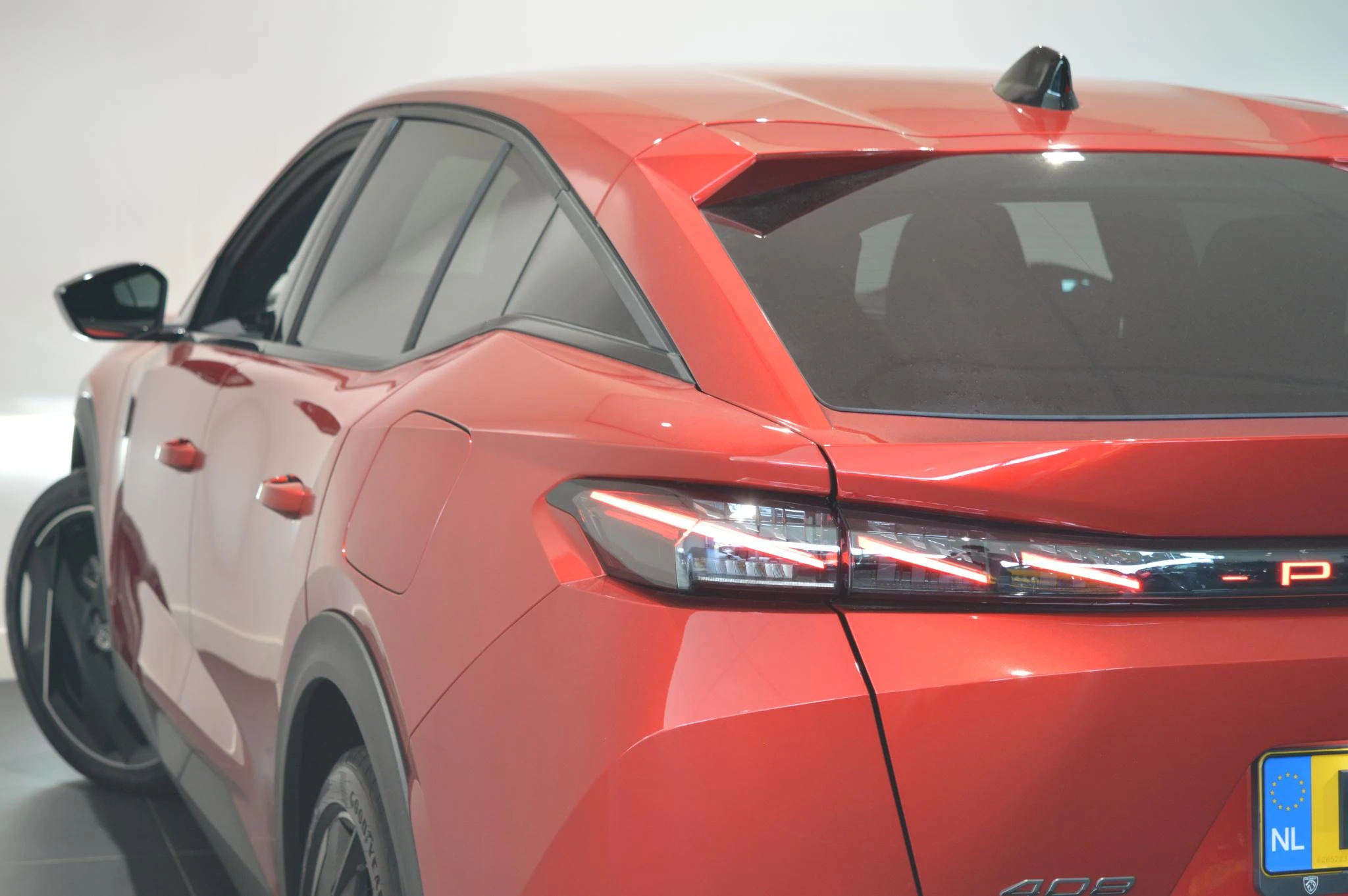 Peugeot-408-image-25
