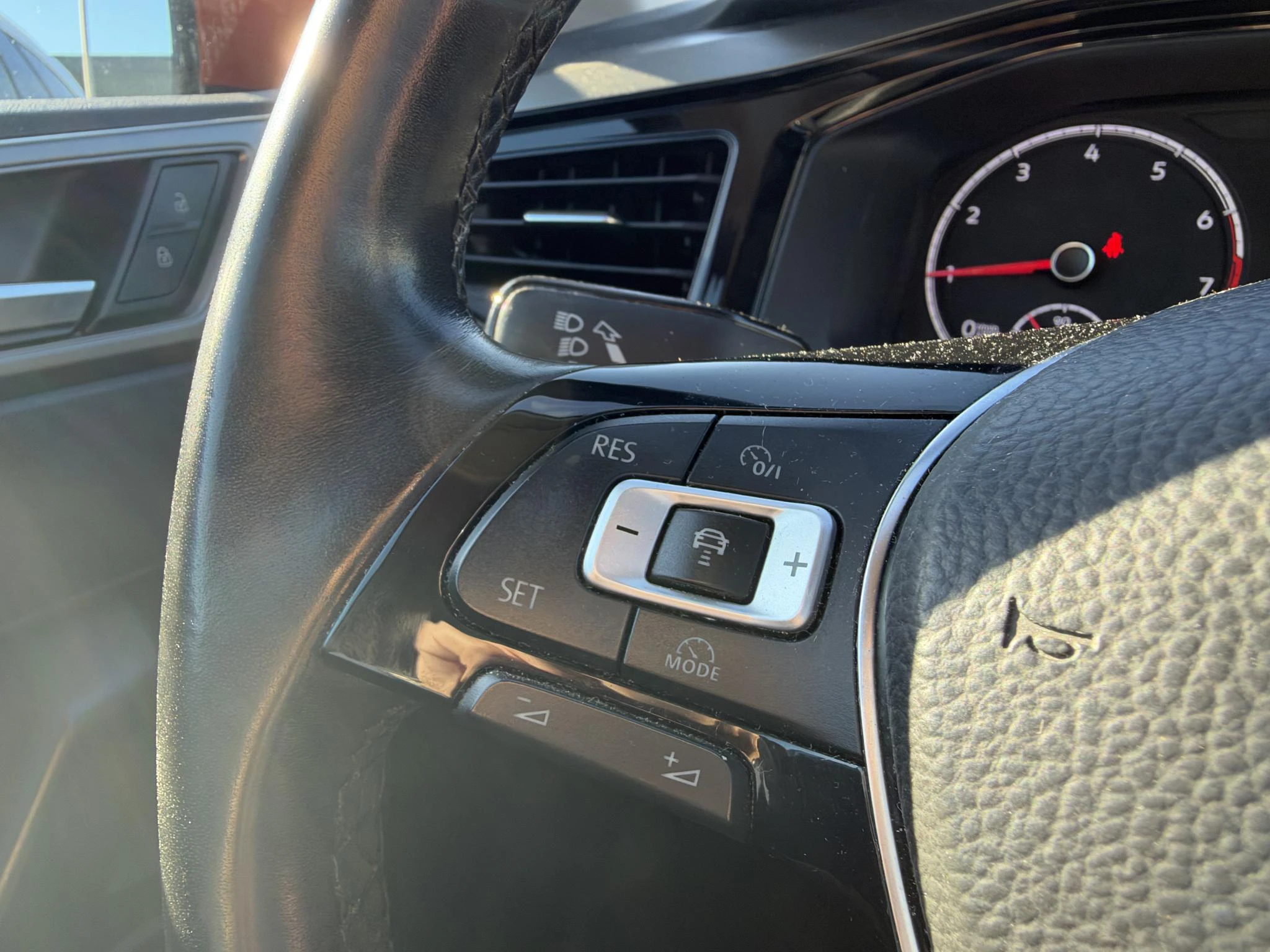 Volkswagen-Polo-image-7