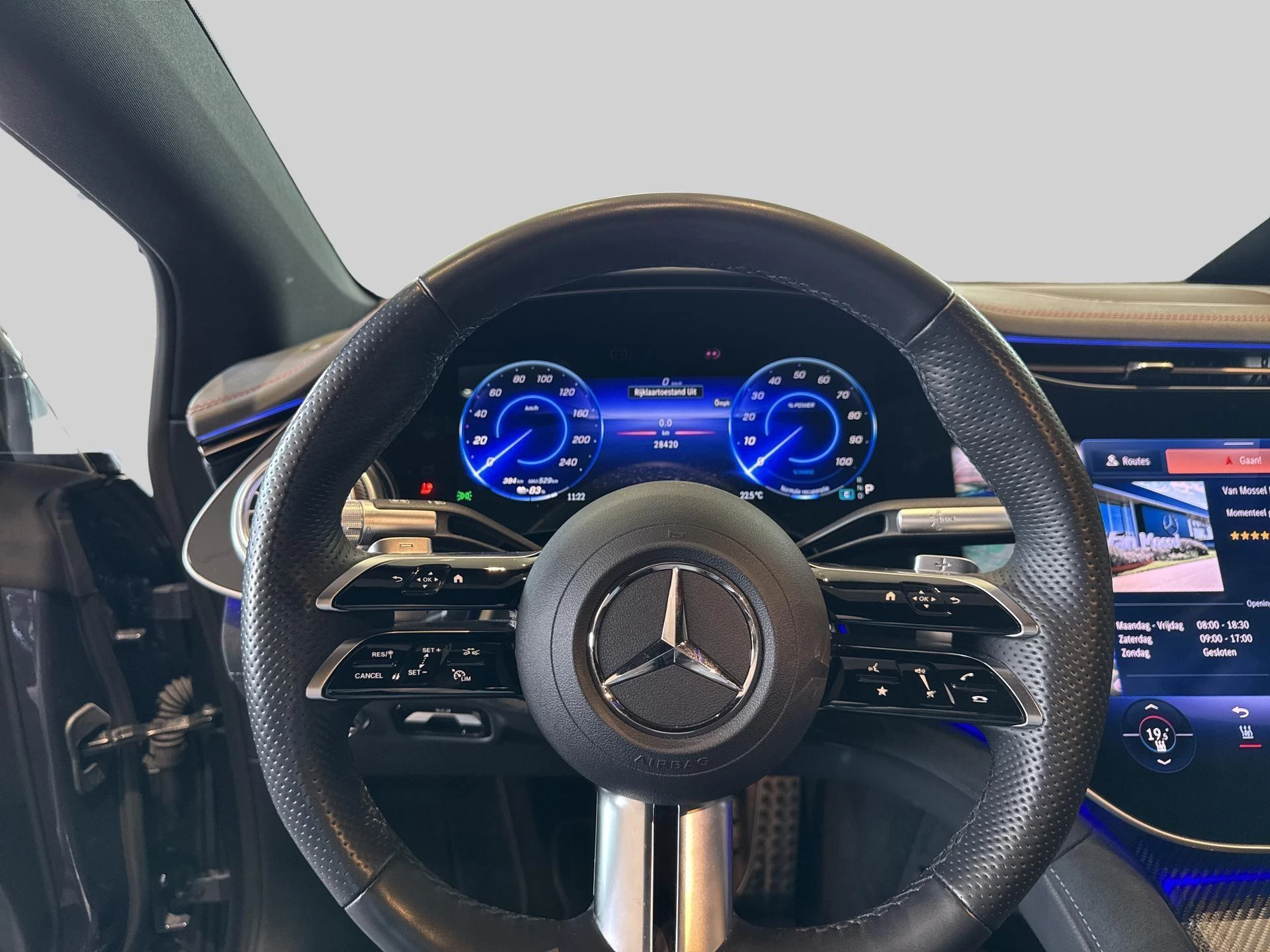 Mercedes-Benz-EQS-image-9